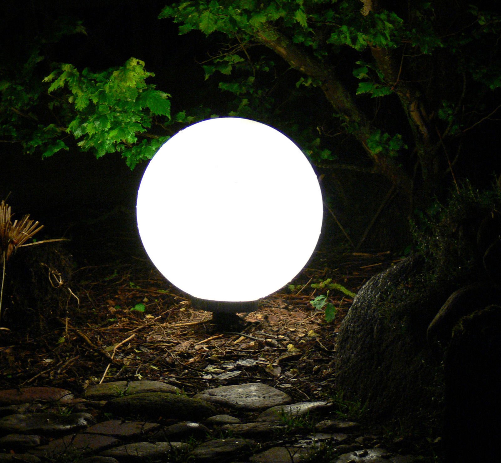 Dapo 3x LED-Garten-Kugel-Leuchte MARLON D:20+30+40cm Kunststoff-Kugel weiß mit Erdspieß, STROMBETRIEB inkl. LED E27x1 à 5W, IP44 Dekorations-Party-Wege-Pfad-Leuchte-Lampe