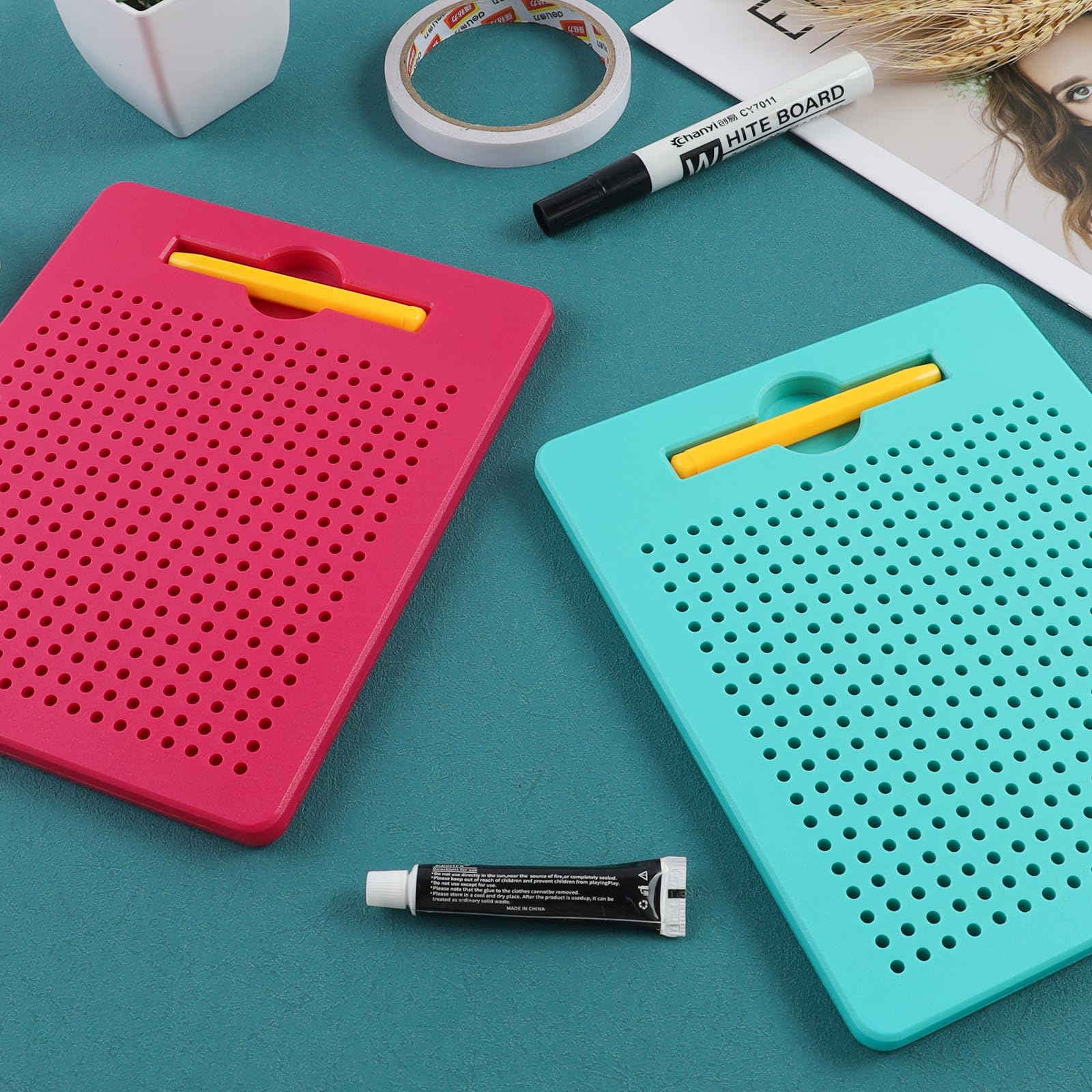 AIVORO 2 Pezzi Tavolo da Disegno Magnetico:Disegno con Piccole Palline Magnetiche in Acciaio per Bambini Tavolo da Disegno Magnetico Tavoletta Bambini Giocattolo Educativo (Rosa, Verde) (Pink Green)