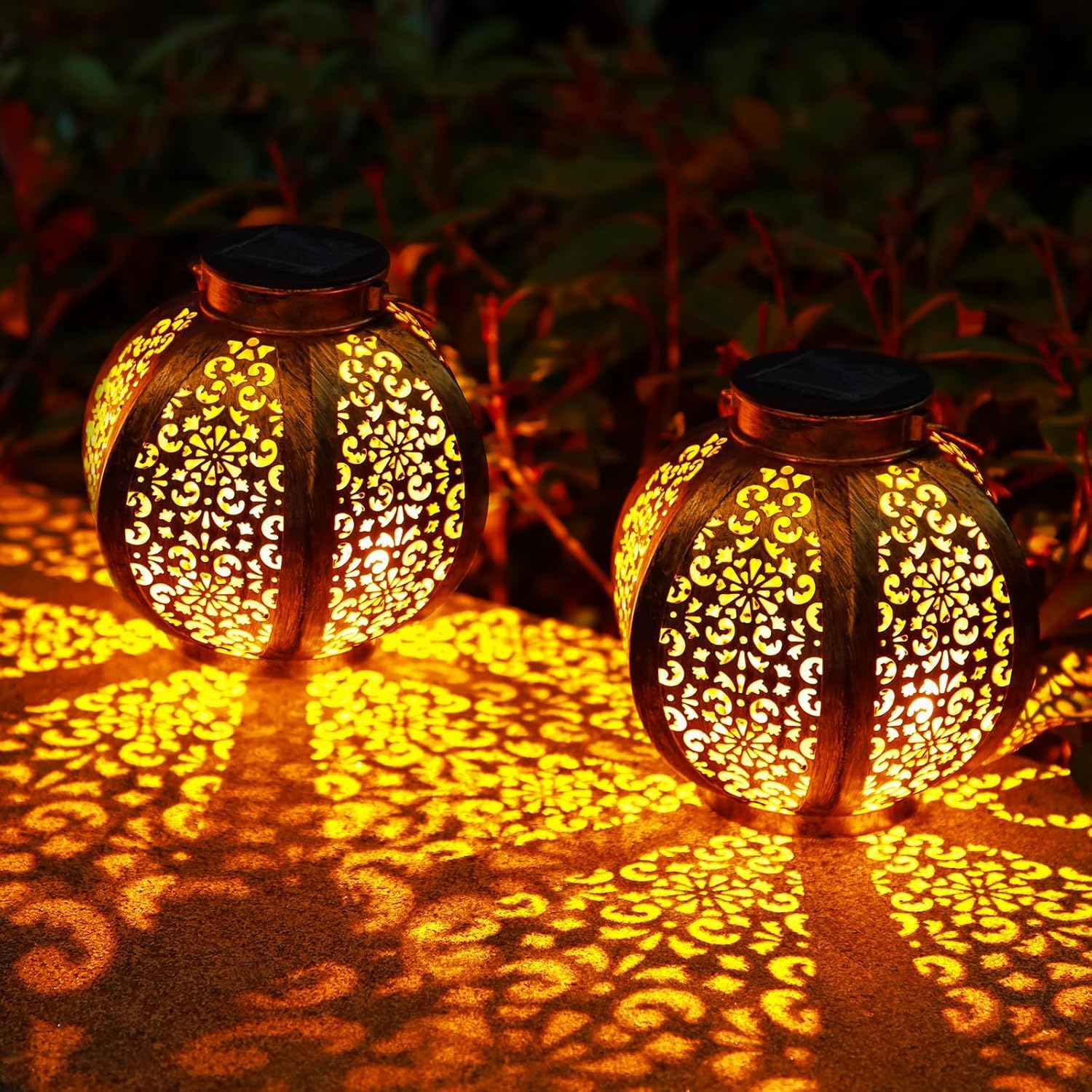 2 Pack Solar Lantern,OxyLED Solar Garden Lamps Hanging Lantern IP44 Waterproof LED Solar Decorative Landscape Lighting for Patio Backyard Pathway(Warmwhite) [Energy Class A++]