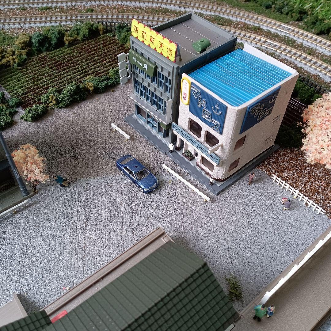 Amazon | 特大サイズ鉄道模型 Nゲージ 複線 ジオラマレイアウト 完成品