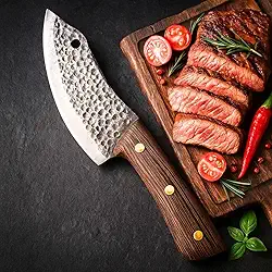 Cutelo Faca Facão Chef Açougueiro Artesanal Sérvio em Aço Inox Forjado, Lâmina Martelada, Cabo de Madeira Rústico com Bainha de Couro para Churrasco e Cozinha Profissional