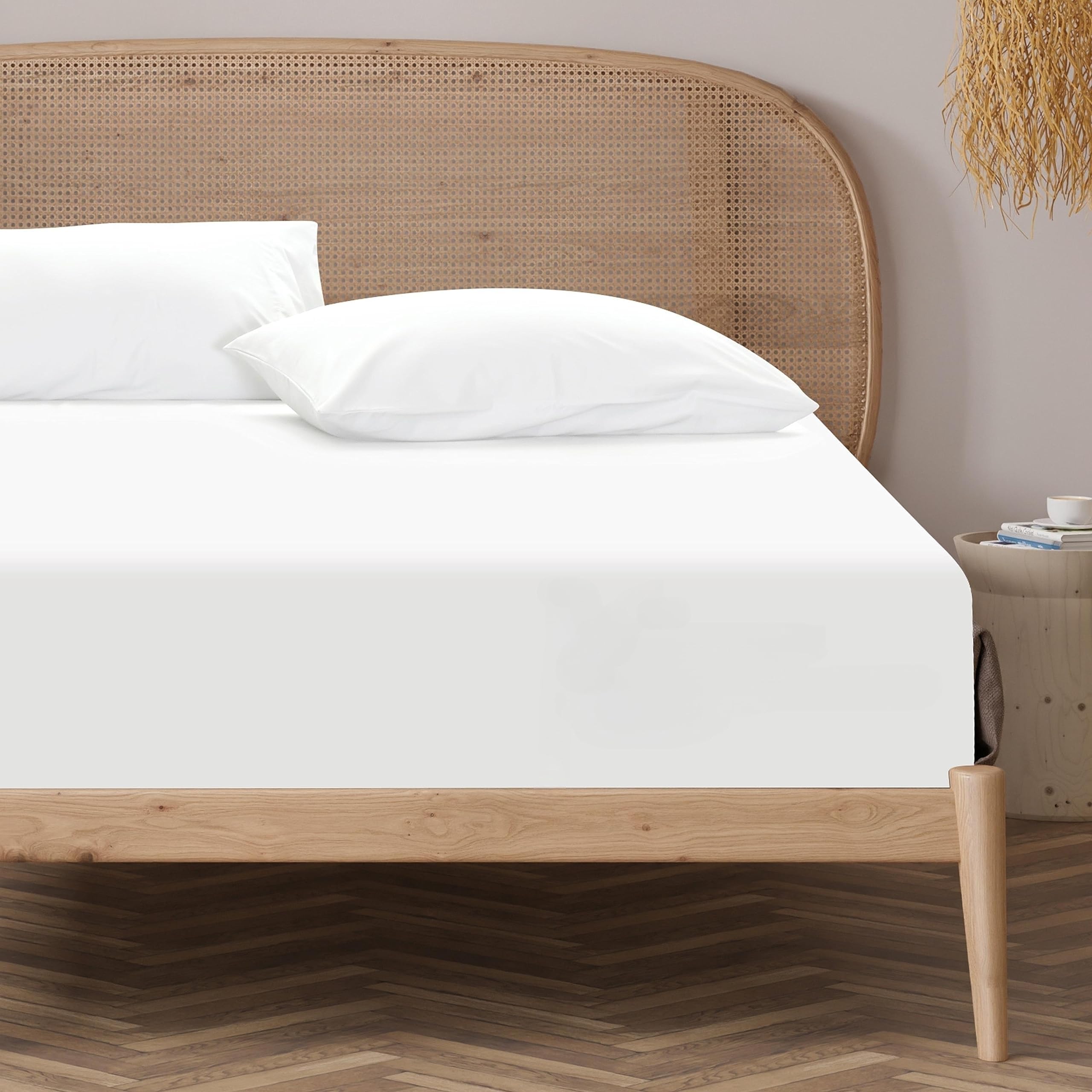 100% Egyptian Cotton Queen Fitted Sheet Only, 800 Thread Count Bottom Sheet Luxury & Softest Premium Hotel Quality, 18” Deep Pocket Fitted Sheet Silky Sateen Weave White