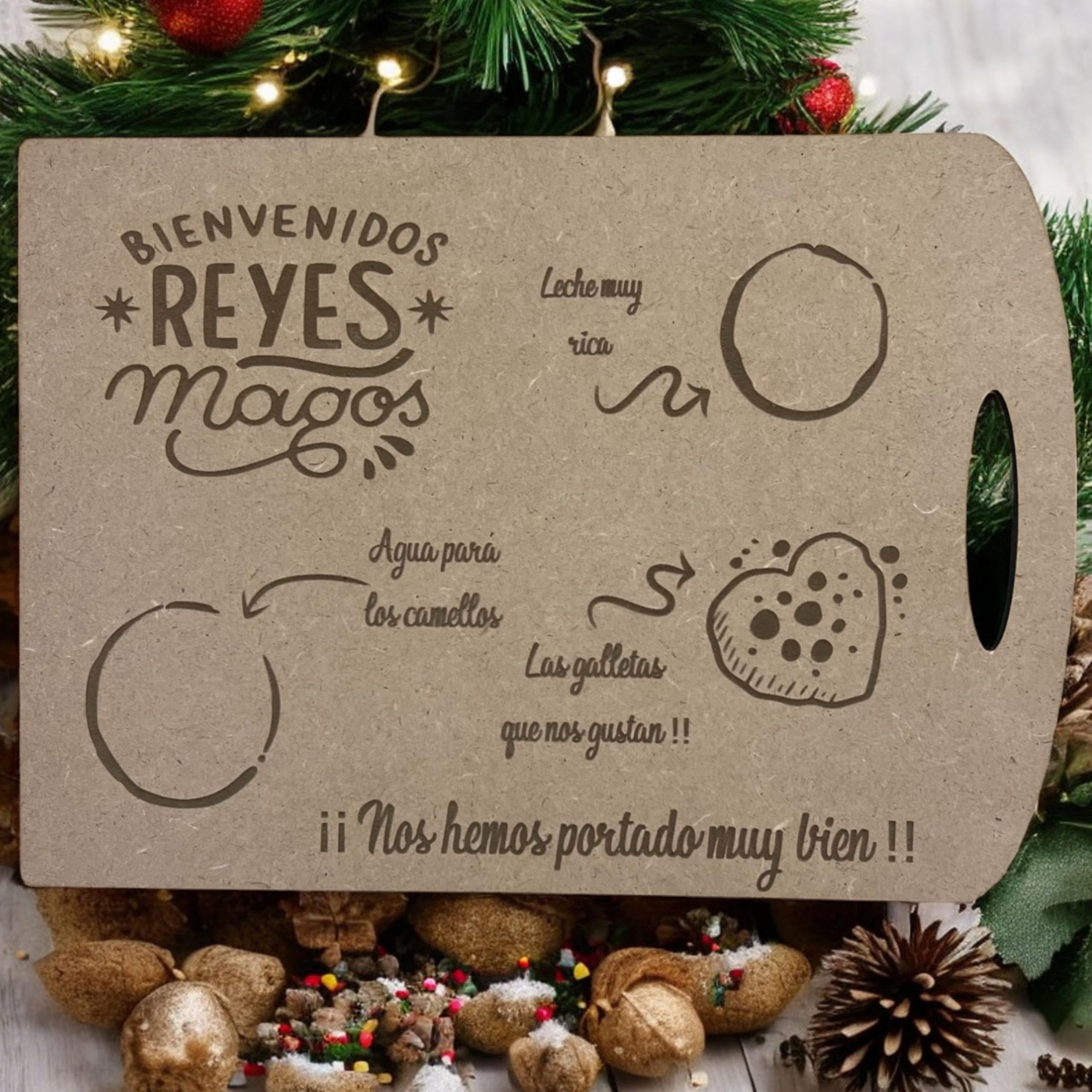 JR Maderas Bandeja Navidad Personalizada Reyes Magos - Decoracion Original para Las Fiestas - Tradiciones Navideñas para niños - Bandeja de Bienvenida con Galletas Leche Agua.