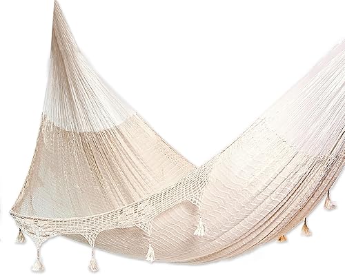 NOVICA Hamaca artesanal hecha a mano, cuerda sólida con borlas, triple nailon marfil, México, Maya Shabby Chic Beach Bonfire tamaño de la cama 78