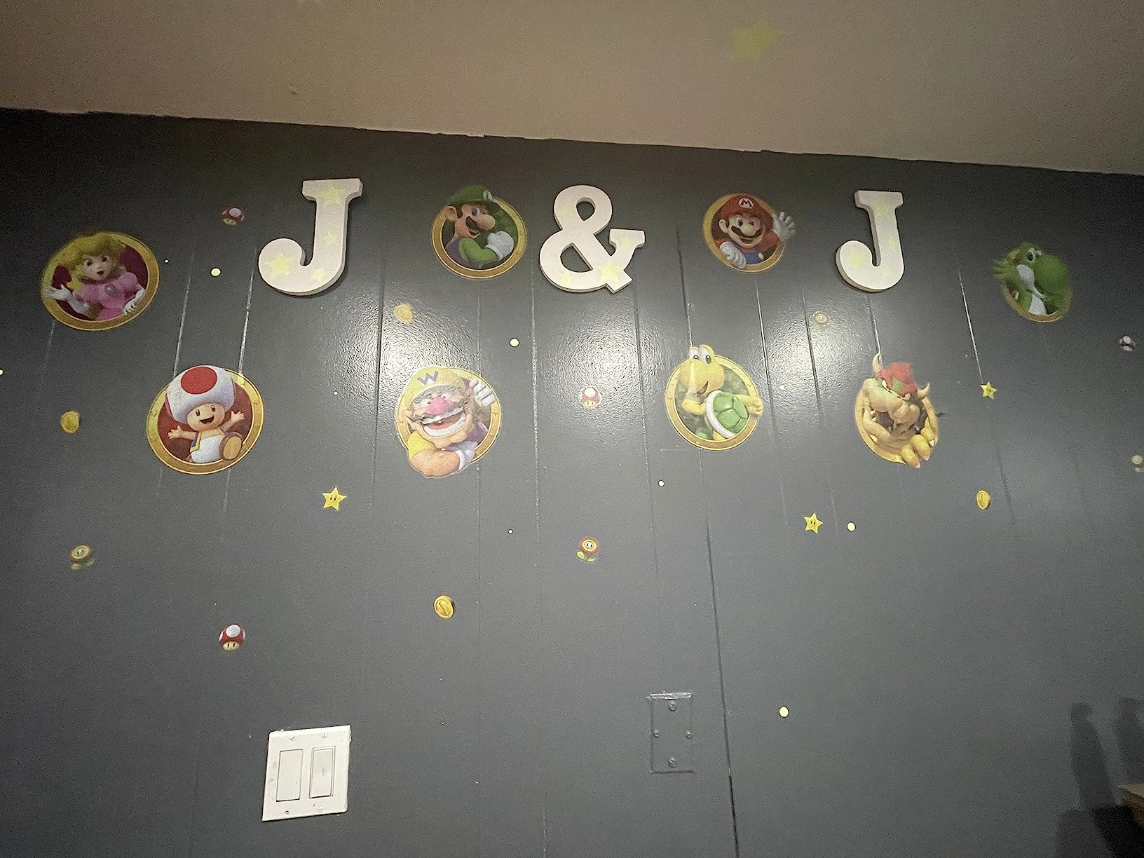 $2/mo - Finance RoomMates RMK5224SCS Super Mario Character Peel and ...