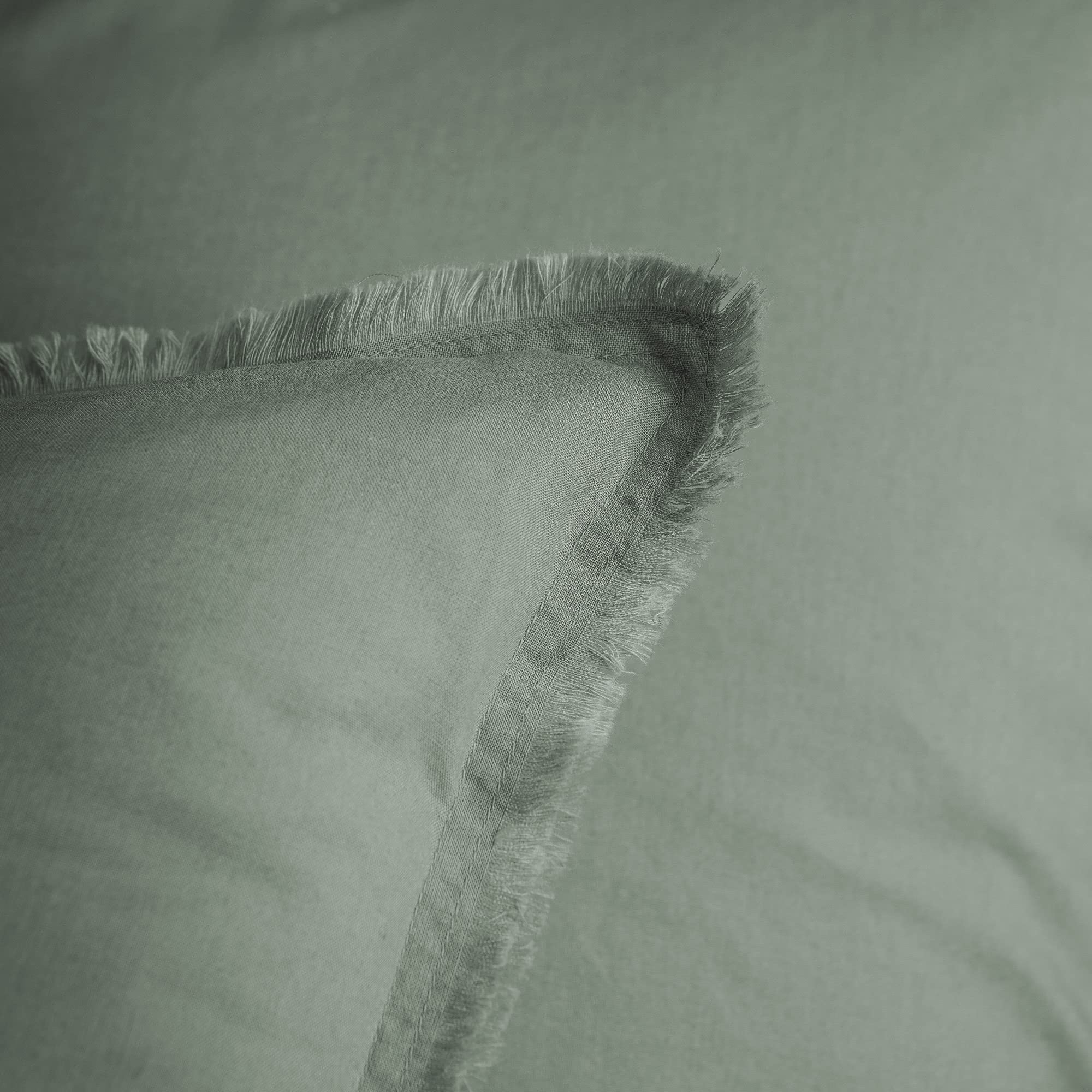 MATT & ROSE Parure de lit Coton LAVÉ Unie avec taies à Franges 100% Coton | Lichen | Housse de couette 260x240 cm + 2 taies d'oreiller 50x70 cm | Fermeture boutons | Certification Oeko-Tex