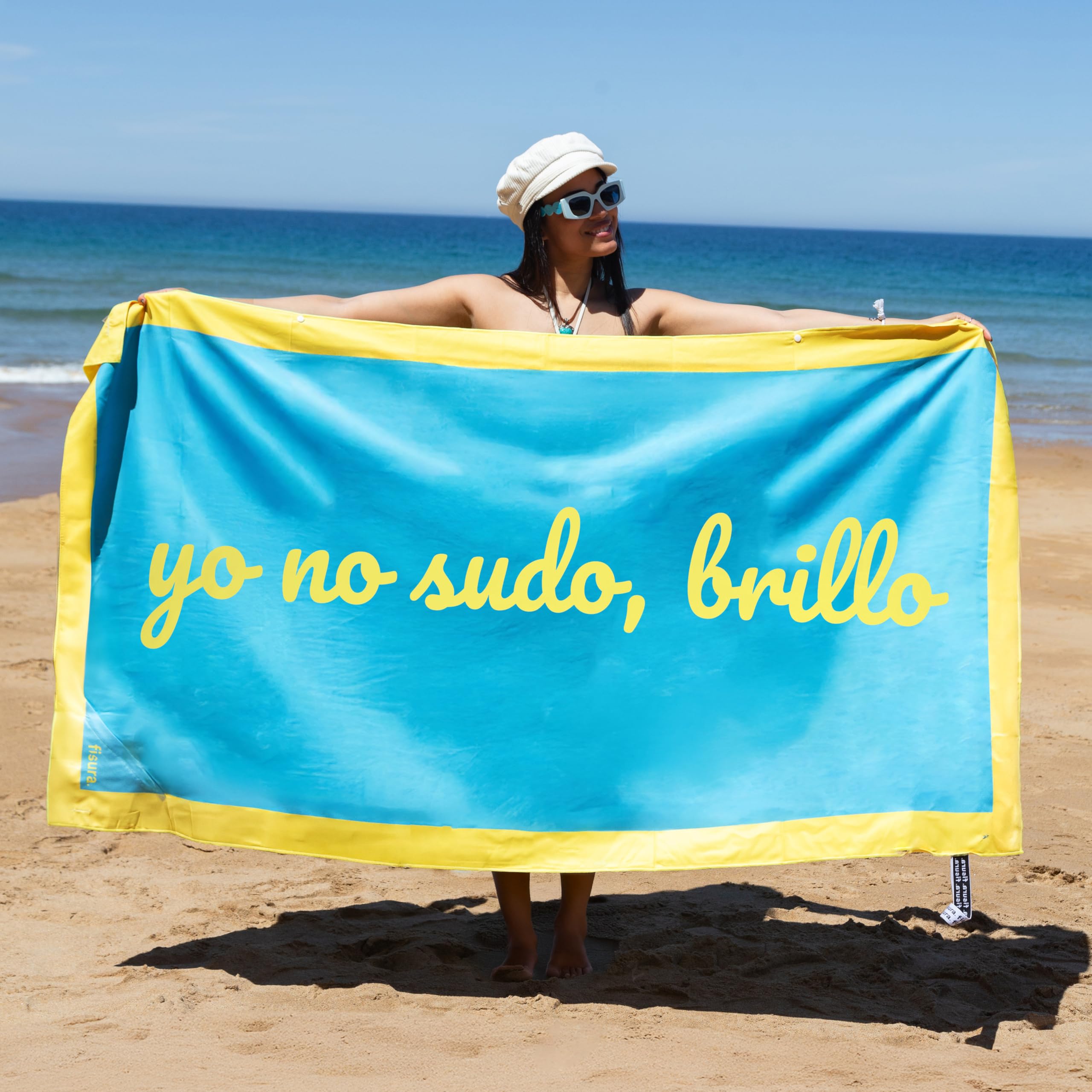 Fisura, Oversized Beach Towel Yo no sudo brillo Lightweight blue and yellow microfiber towel for the pool beach, camping - Image 2