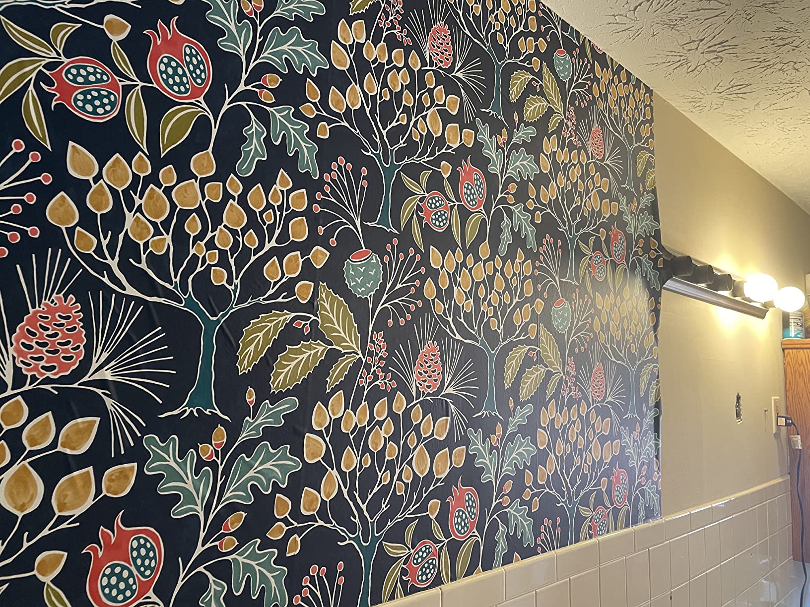 7/mo Finance NuWallpaper NU3038 Groovy Garden Navy Peel & Stick