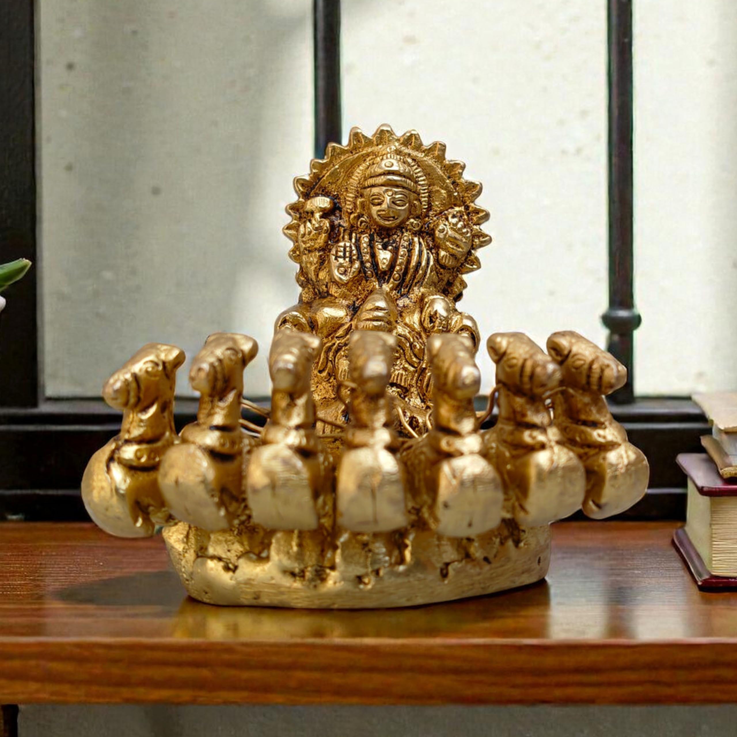 Surya Dev en laiton fabriqué à la main | Sculpture ciselée pour décoration Puja