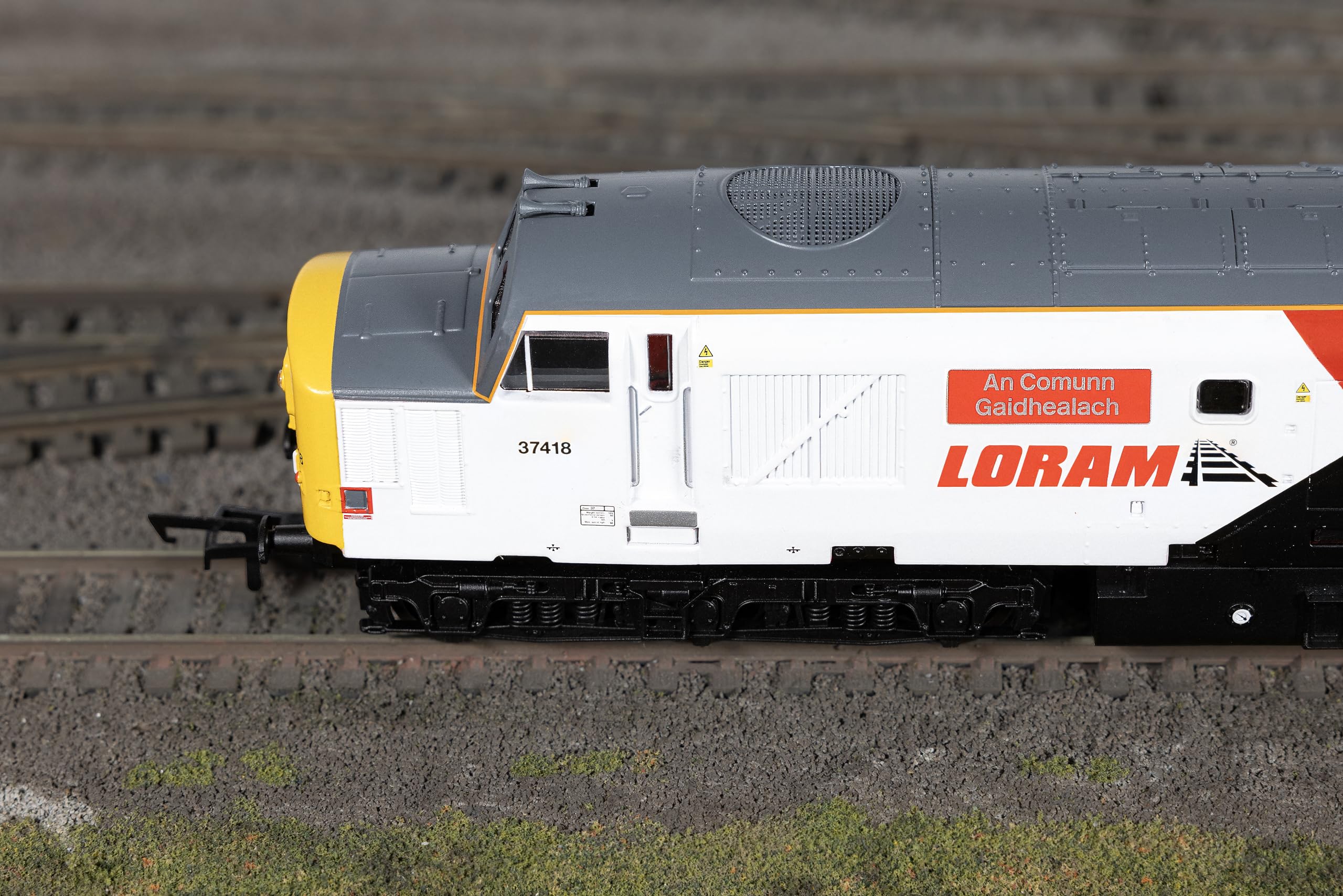 Hornby R30436TXS RailRoad - Loram - Class 37 - „An Comunn Gaidhealach” 37418 (z dźwiękiem DCC) Loco Era 11 Model pociągu