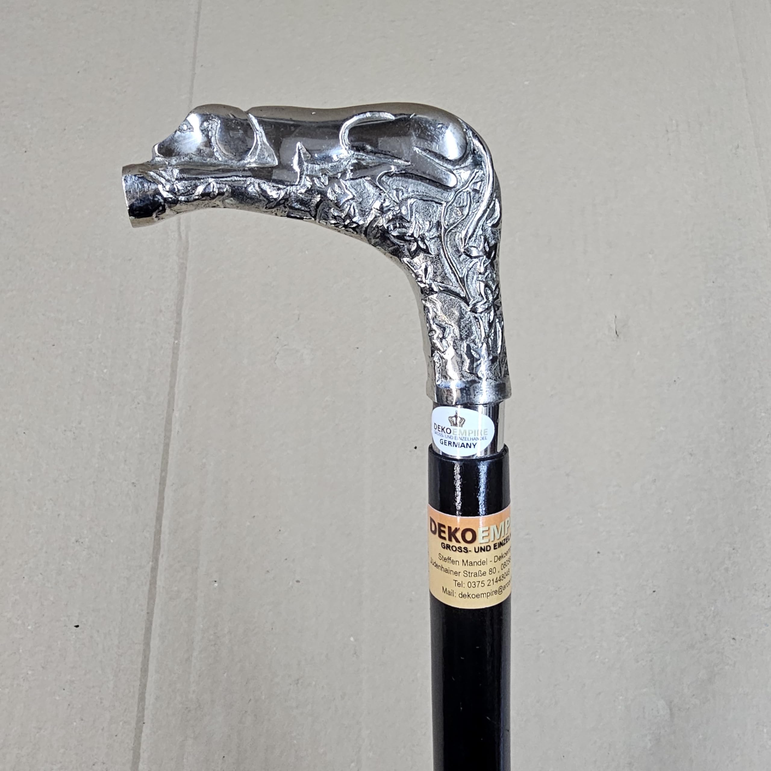 Elegancka dekoracyjna drewniana laska, laska ze srebrnym metalowym uchwytem 96 cm długości i wadze 650 g. Z wytrzymałą, antypoślizgową gumową rączką w stylu antycznym