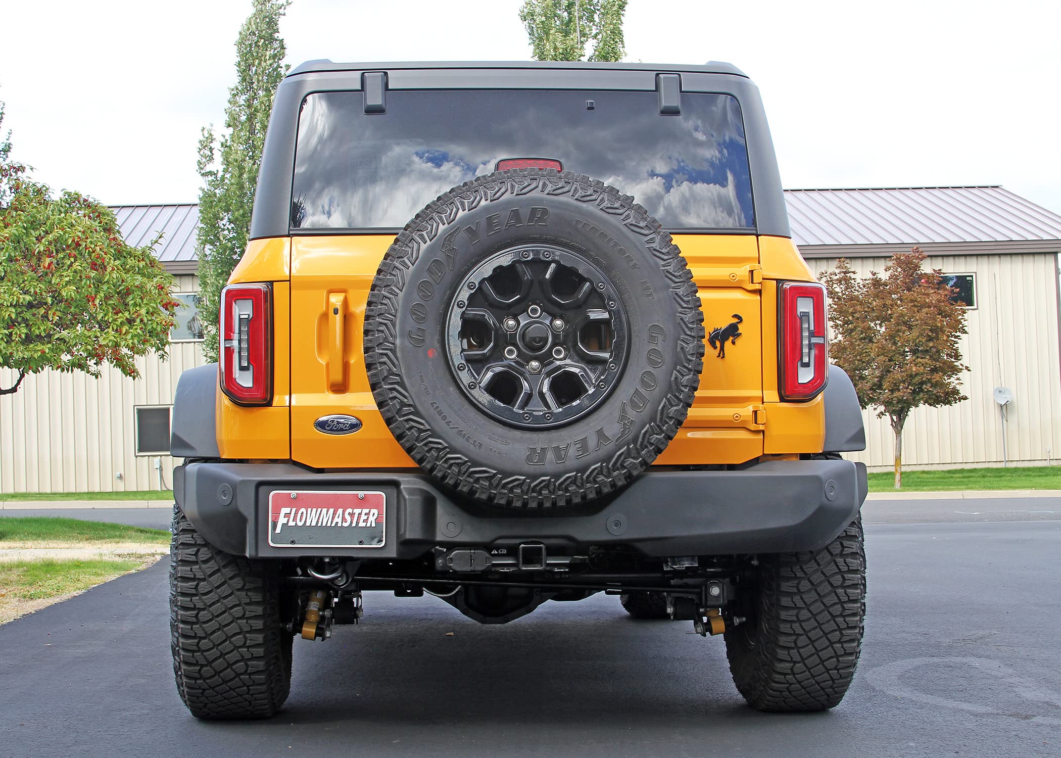 Amazon.com: Flowmaster 818121 American Thunder Axle-Back