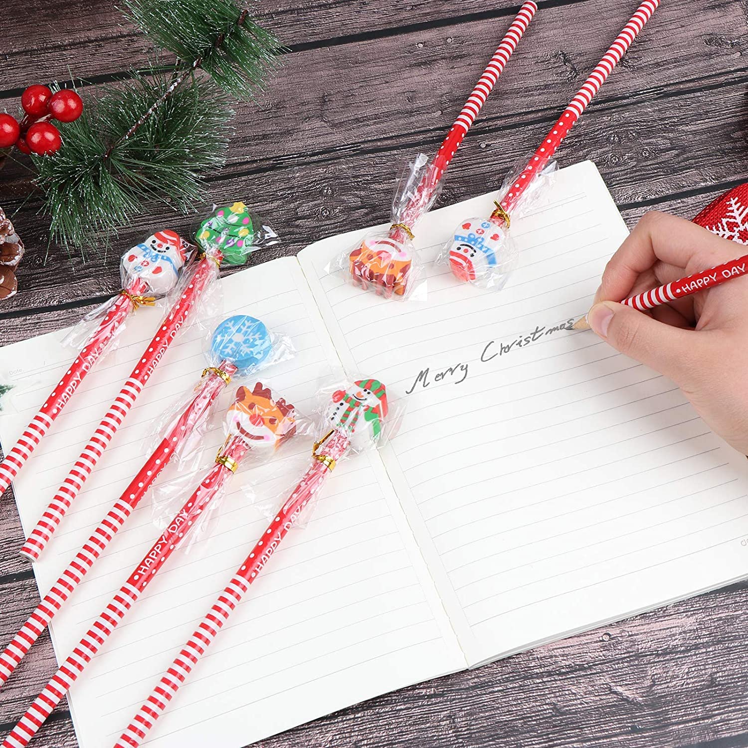 LATERN Lot de 96 crayons de Noël avec gommes, 12 styles de dessin animé, bonhomme de neige, Père Noël, renne, sapin de Noël, crayons en bois pour enfants, cadeaux de fête (19