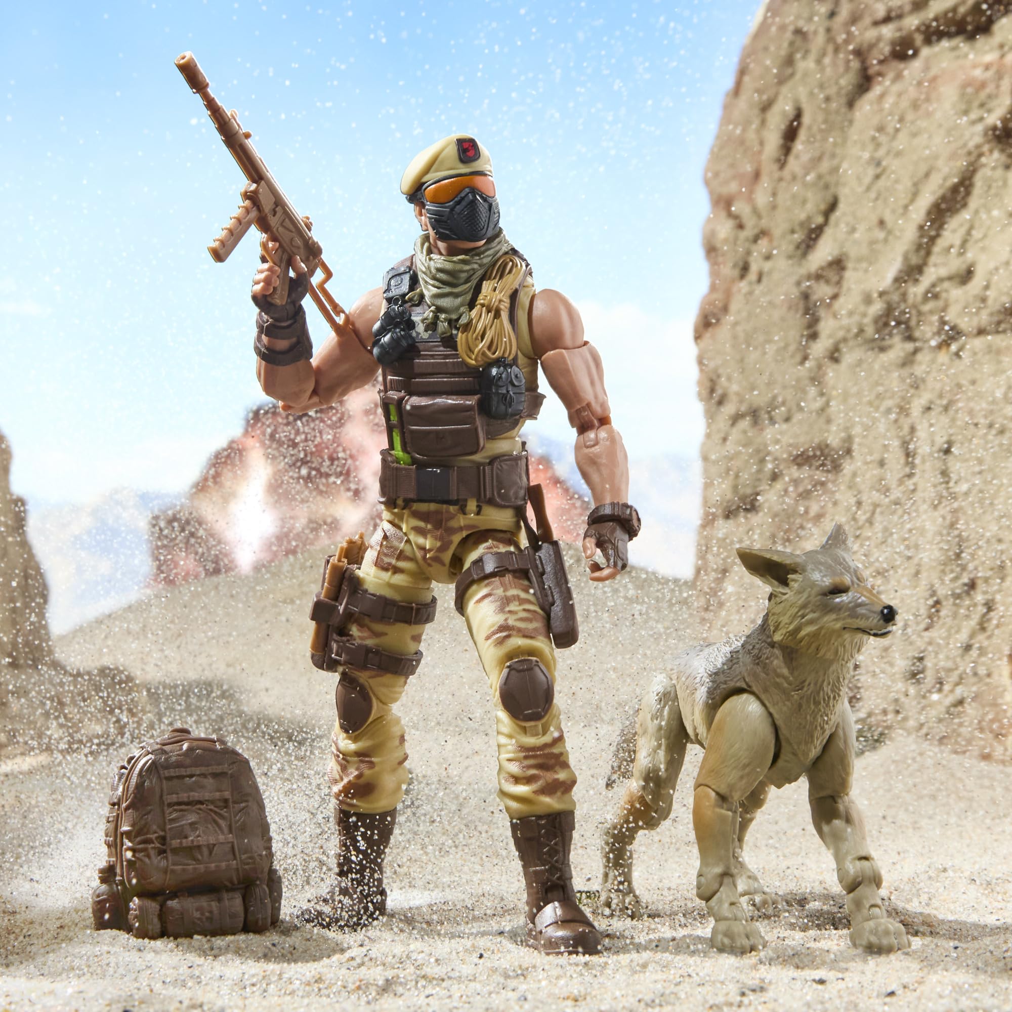 G.I. Joe Classified Series #217, Dusty & Coyote Sandstorm, Set mit Action-Figur (15 cm) und Tier zum Sammeln