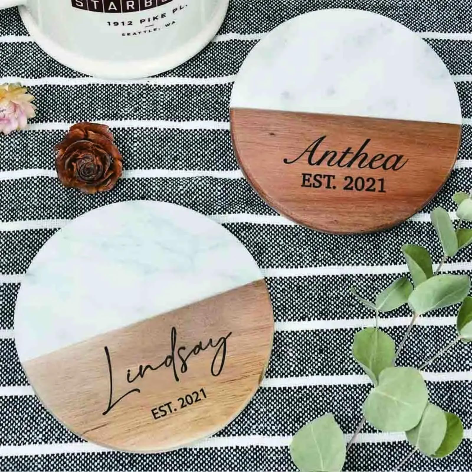 Posavasos personalizados de madera de mármol con nombre grabado, tazas de café, posavasos de té para familia, pareja, despedida de soltera, regalos de inauguración de la casa (8 piezas)