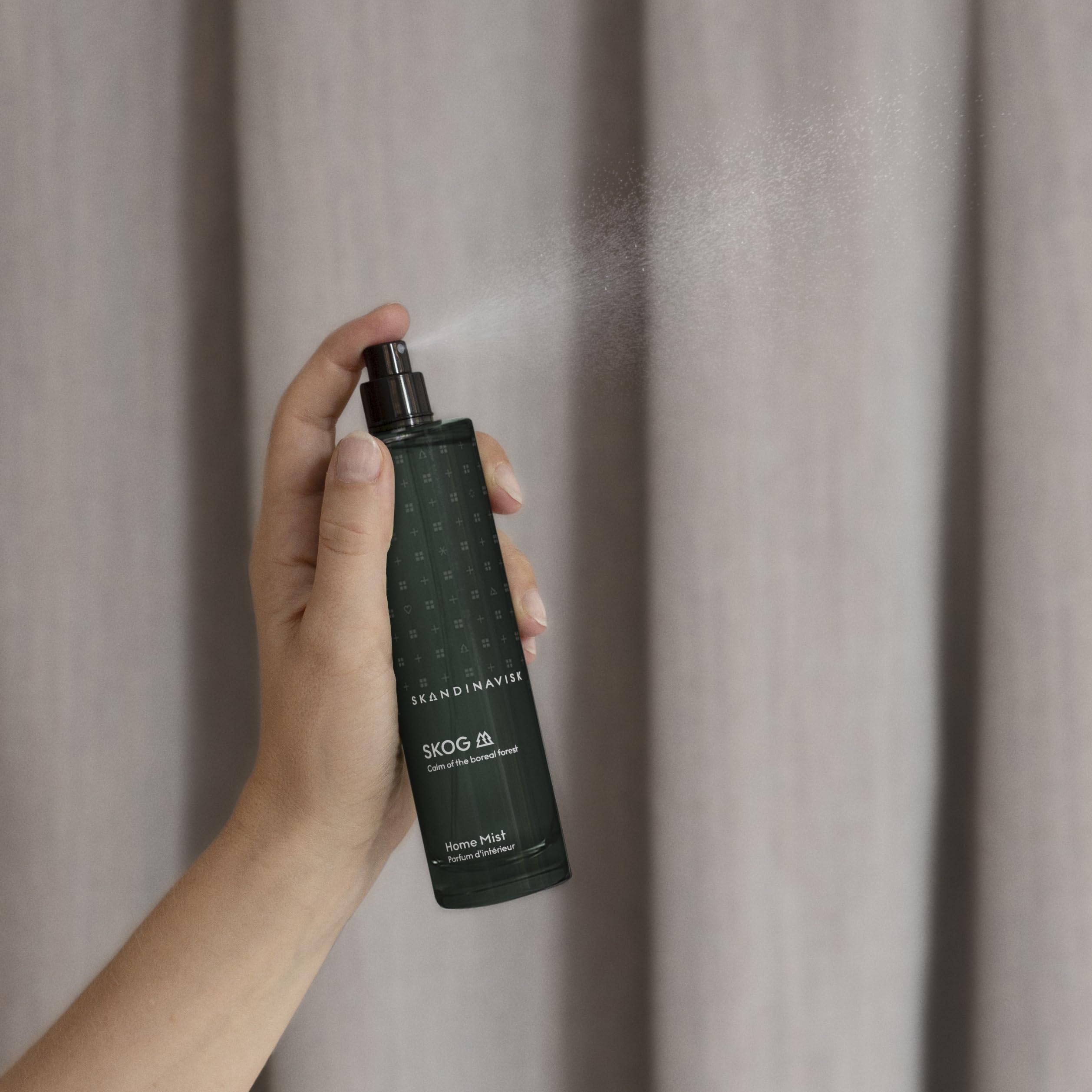 Skandinavisk Skog 'Wald' Spray per ambienti, note profumate: aghi di pino e pigne, succo di betulla e mughetto, 100 ml