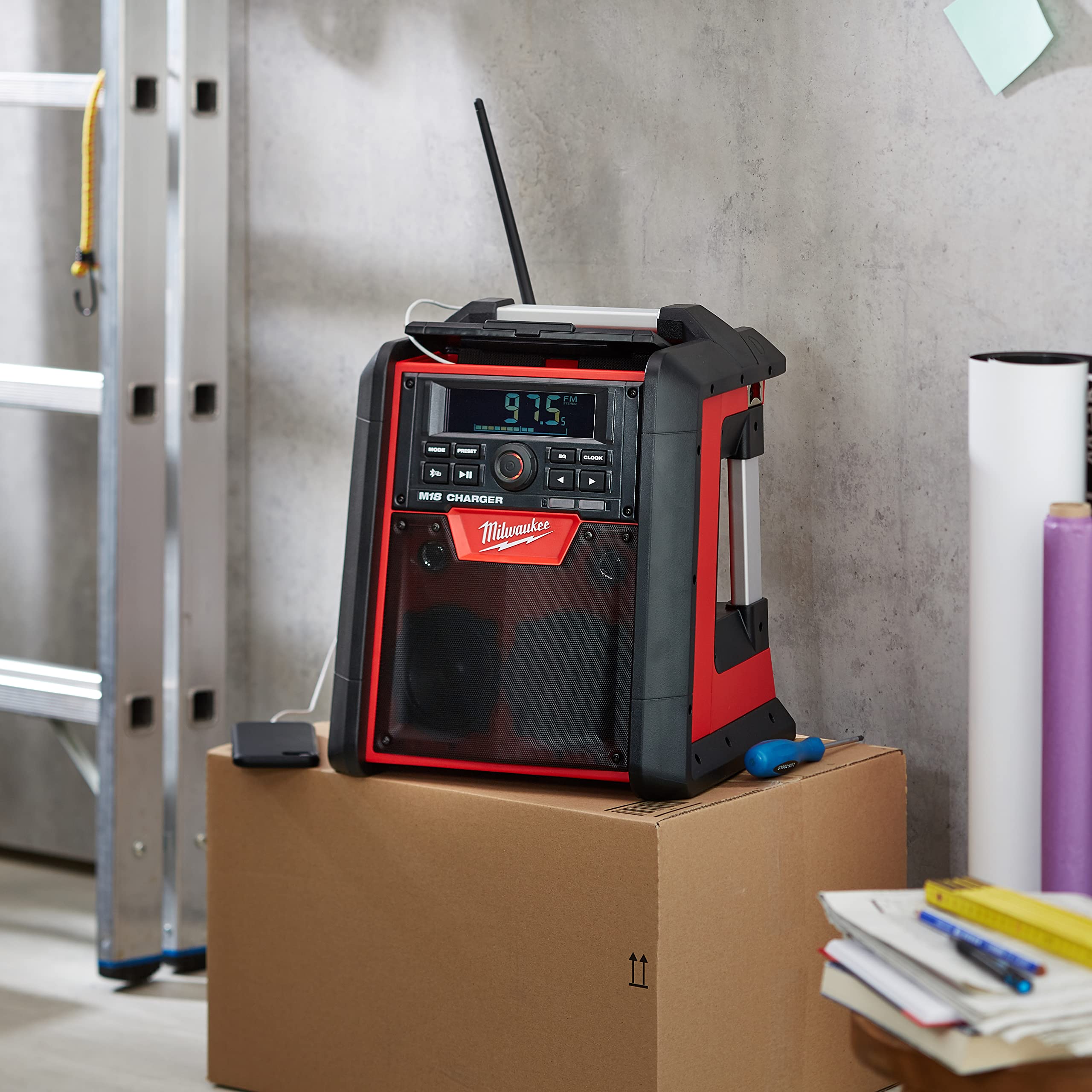 Milwaukee 4933446639 - M18rc-0 radio-cargador de obra resistente a caídas con bluetooth 18v, ver-0