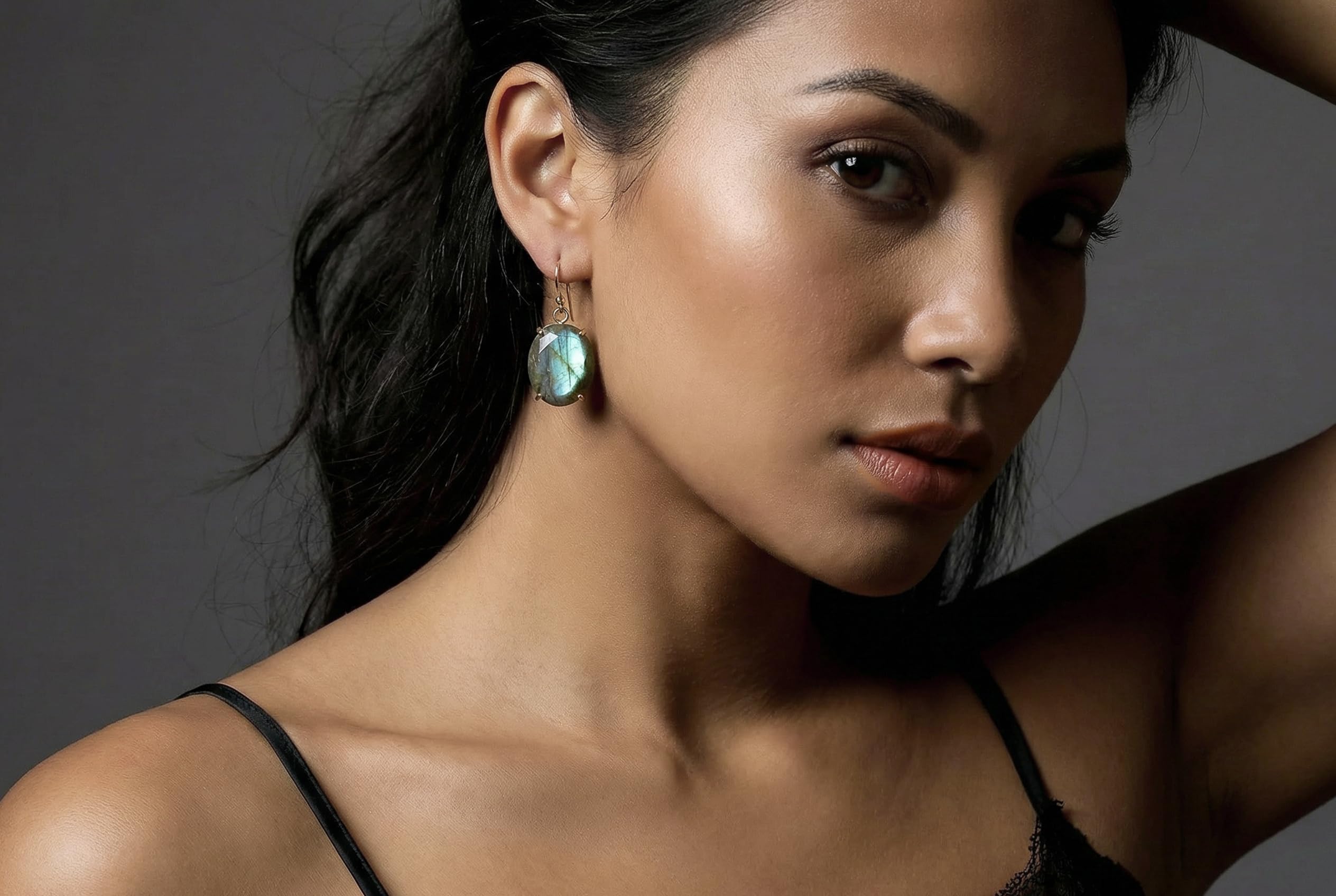 Pendientes Ovalados Facetados de Labradorita Rellenos de Oro - Joyeria Unica y Elegante Hecha a Mano - Pendientes De Piedras Preciosas en Oro