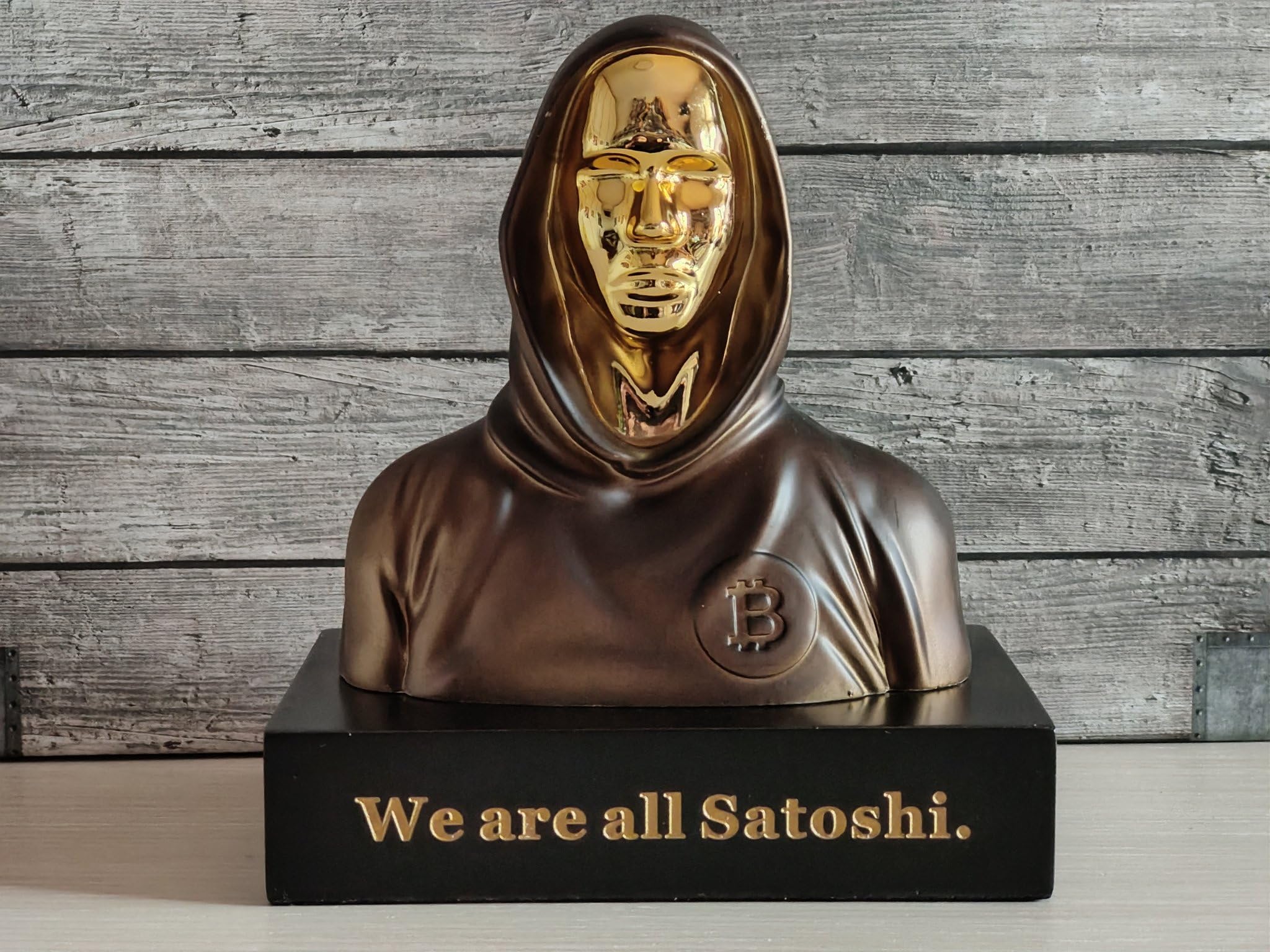 Amazon.com: HumblePleb Figura de escultura hecha a mano de 4 pulgadas BTC  Satoshi Nakamoto de resina Bitcoin Estatua Acabado de Bronce Regalo para  Bitcoiners : Hogar y Cocina