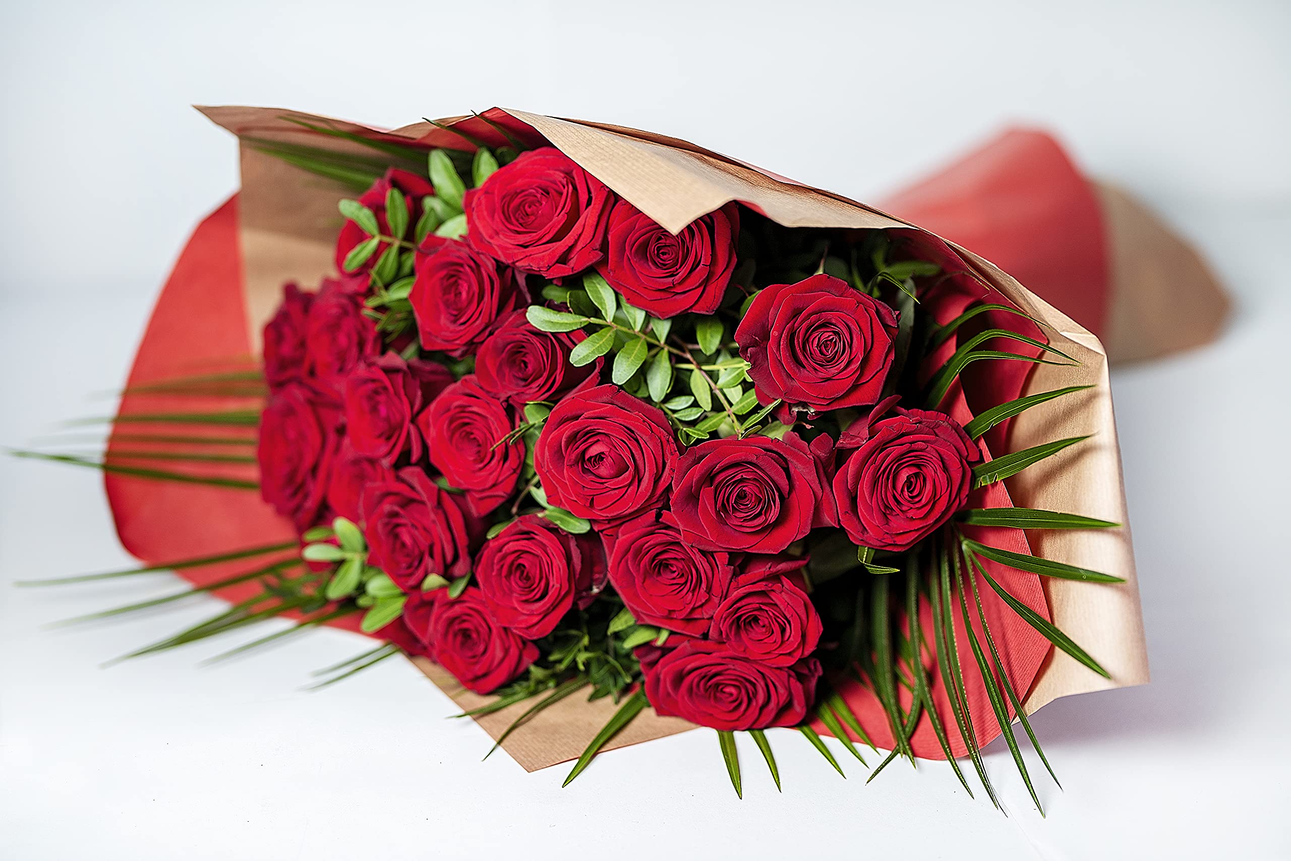 Red Passion Flowers The Perfect Romantic Surprise for Your Loved one - Fresh Flowers Next Day Flowers UK Delivery - Special Prime Flowers