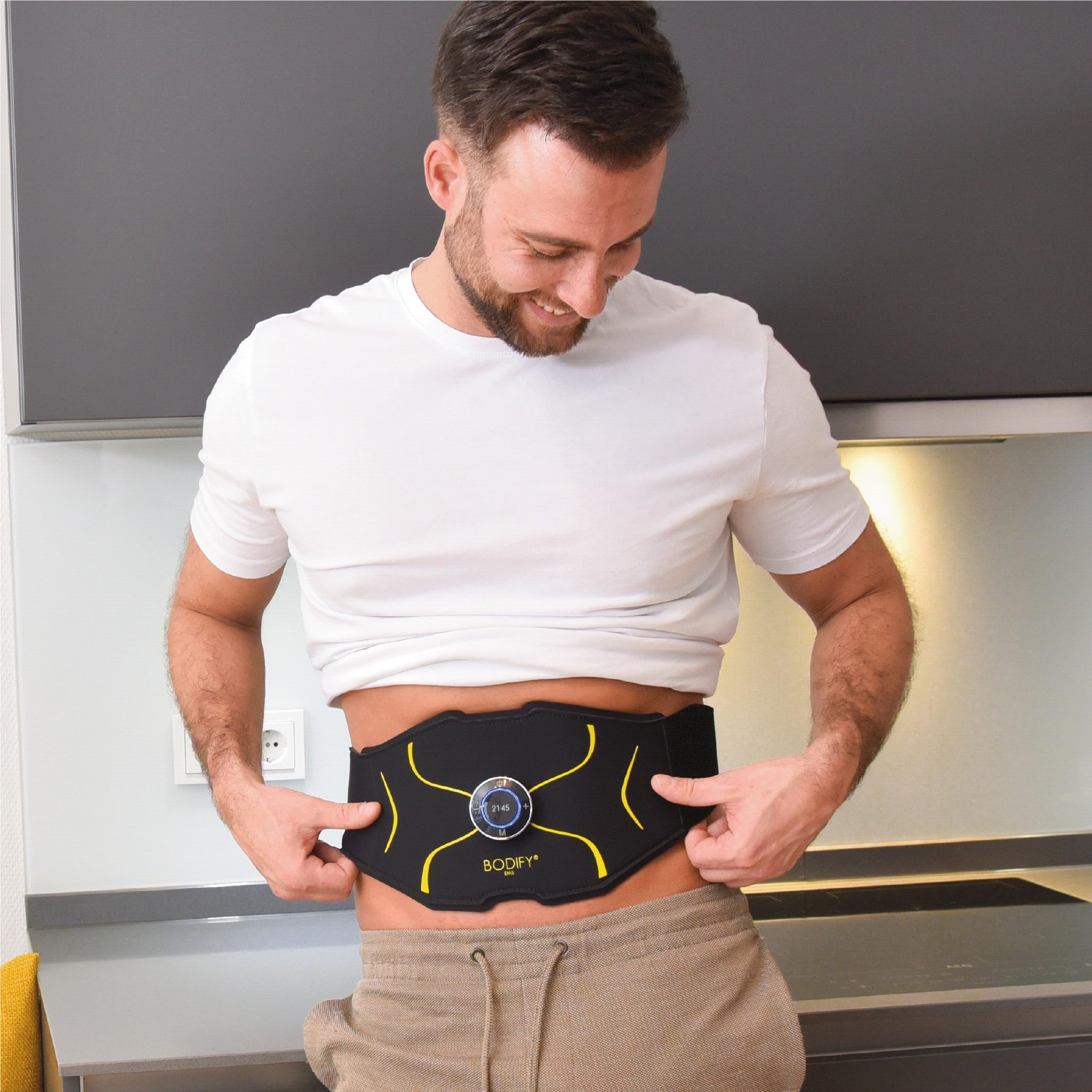 Bodify® EMS Bauchtrainer Max - Gezielte Stimulation der Bauch Muskulatur! - Muskelaufbau - Bauchtrainer - Stimulationsgerät Bauch Muskeln - Bauchmuskeltrainer für Männer und Frauen Das ORIGINAL