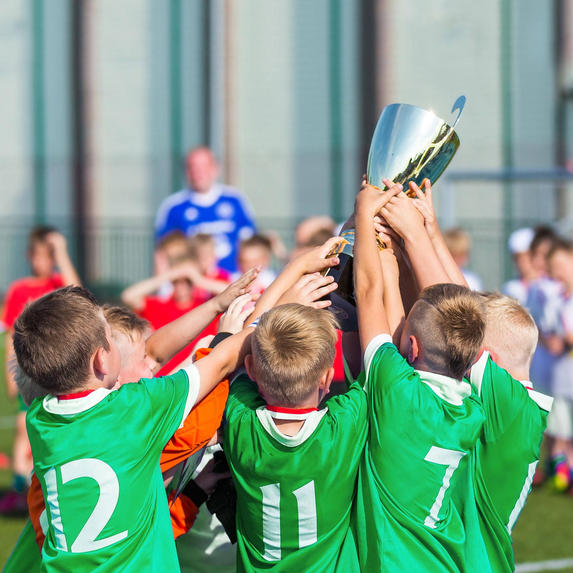Deitert Fußballpokale 3er Serie TRY-6558 Altsilber mit Gold