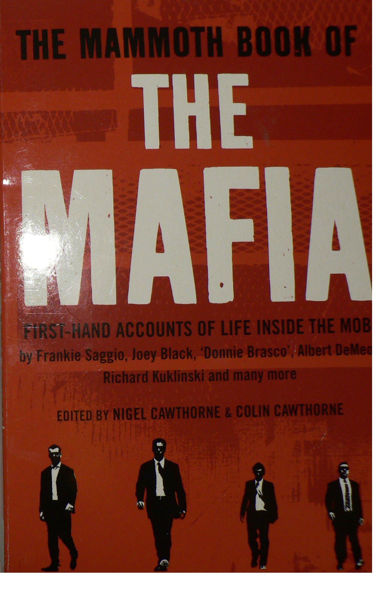 Buy THE MAFIA THE MAMMOTH BOOK [Paperback] — BookShops.in