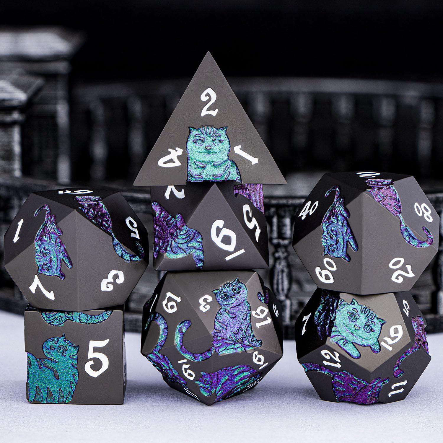 DND-Katzen-Würfel-Set aus Metall, polyedrisches RPG-Würfel-Set mit Geschenketui für Dungeons Dragons Rollenspiele, D- und D-Würfel D6, D8, D10, D12, D20, D%, Violett-Grün, 7-teilig