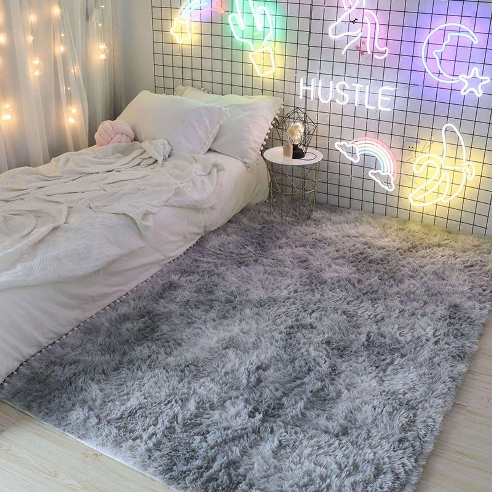 Tapis cheveux longs salon et chambre moderne antidérapant aspect soyeux doux 100x160 cm