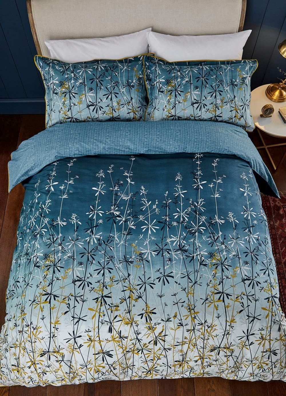 Clarissa Hulse Goosegrass Cover Set Blue, Double BigaMart