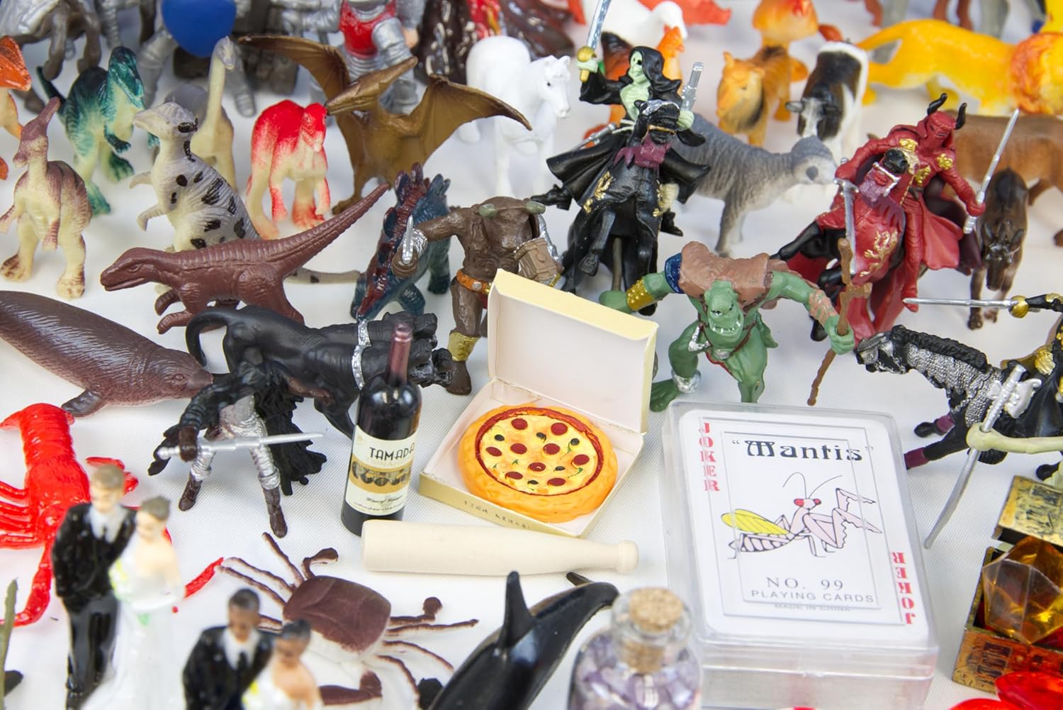 Play Therapy Sandtray Premium Portable Starter Kit with 250+ minis