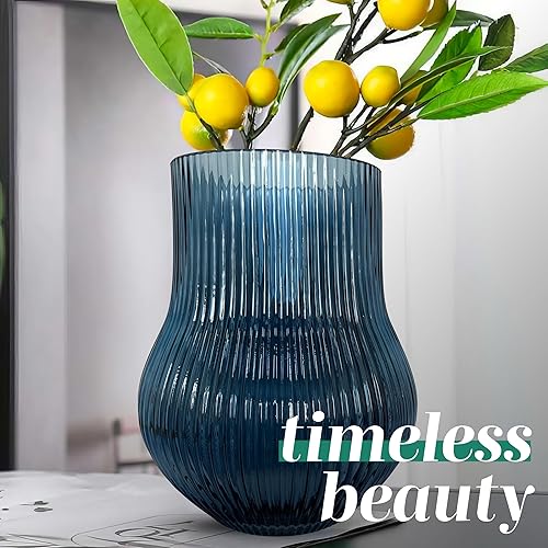 Miniatura 5 de Greenline Goods Florero acanalado con parte inferior redondeada  Jarrones de vidrio transparente soplado a mano para flores, diseño acanalado y