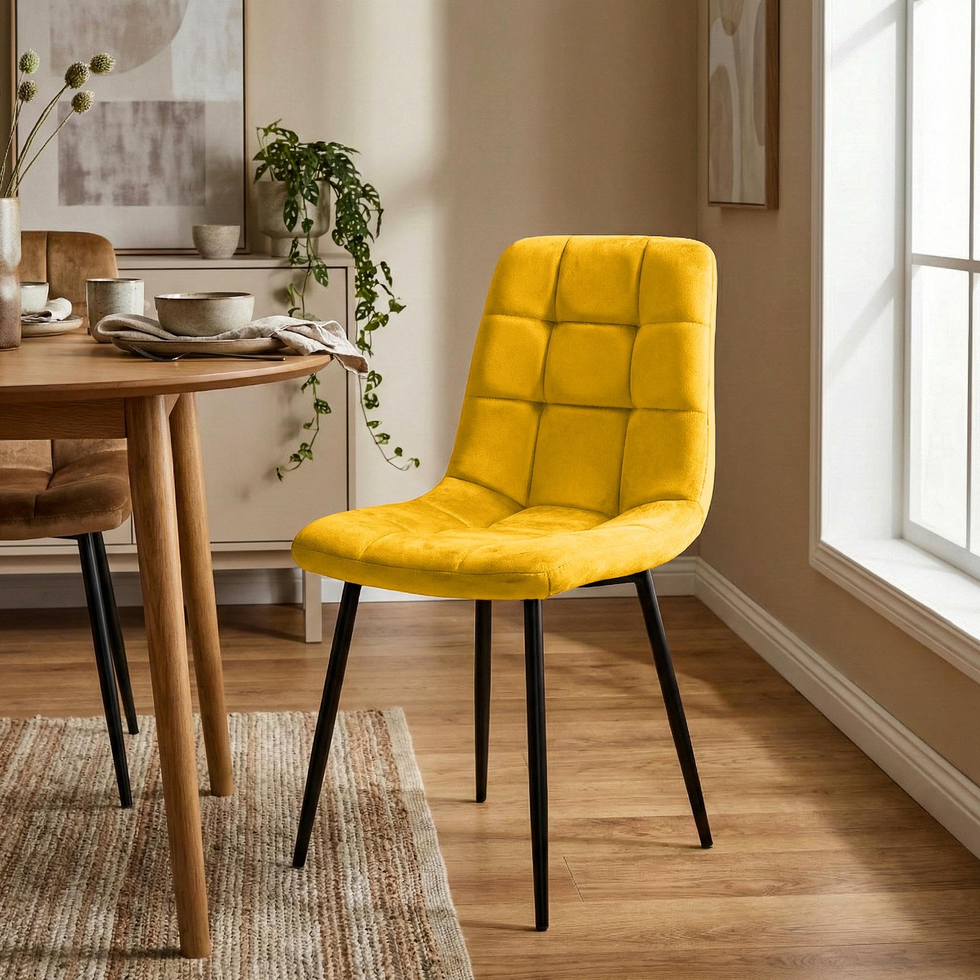 CLP Chaise de Salle a Manger rembourree Antibes, Chaise de Cuisine en Velours avec Dossier et Pied Metal Noir, Charge Max 150 kg, Couleur:Jaune