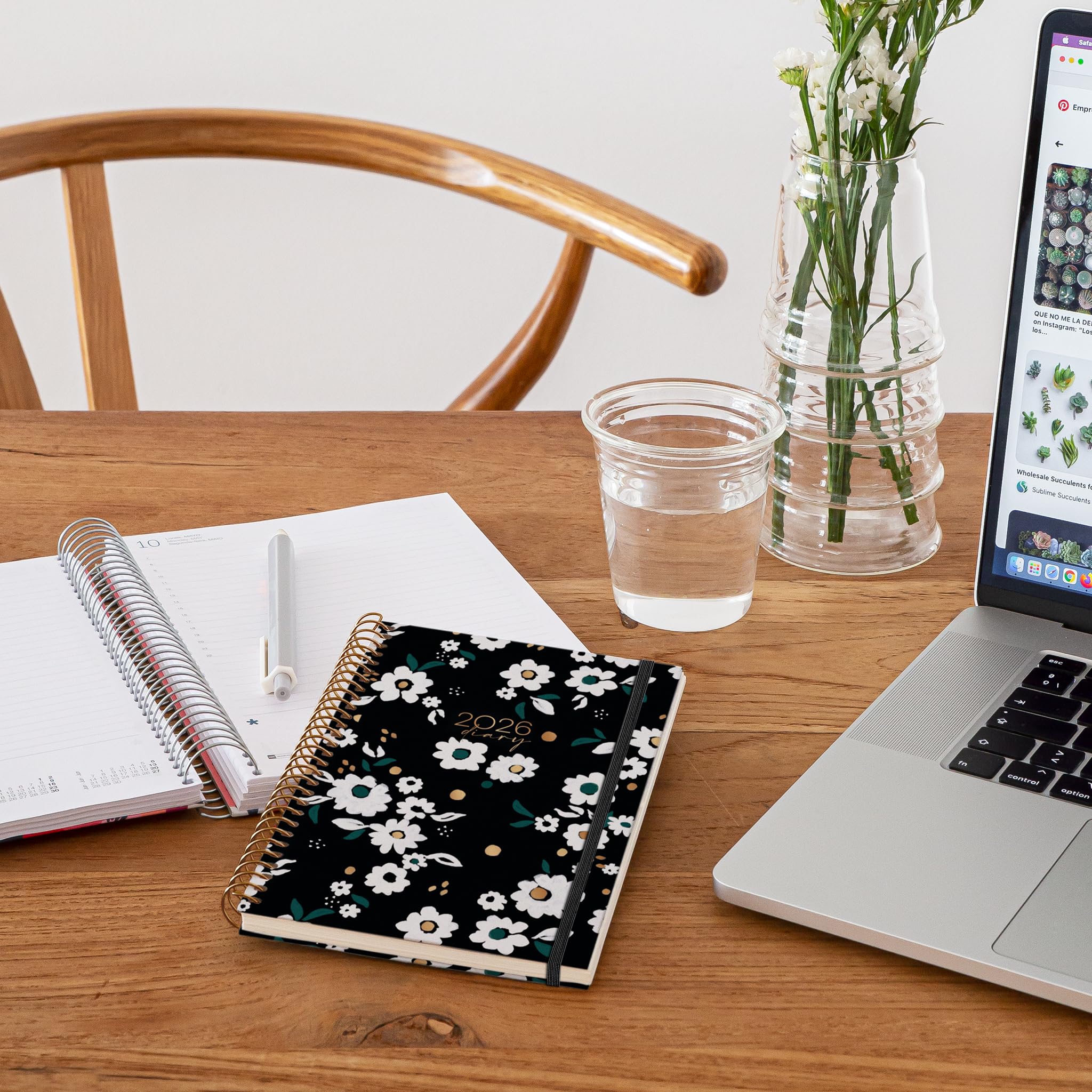 Image secondaire de Agenda Journalier Miquelrius 2026 A5+ avec Couverture Rigide et Élastique