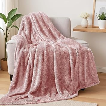 Exclusivo Mezcla Plush Fuzzy Fleece Throw Blanket 127x178 CM, Super Soft, Fluffy and Warm Blankets for Couch, Bed, All Season Use, Dusty Pink