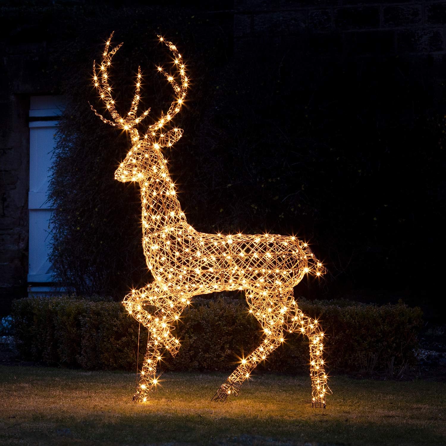 Lights4fun Outdoor Reindeer Large Stag Christmas Light Up Figure Garden Decoration with 400 Warm White LEDs & Timer 2m