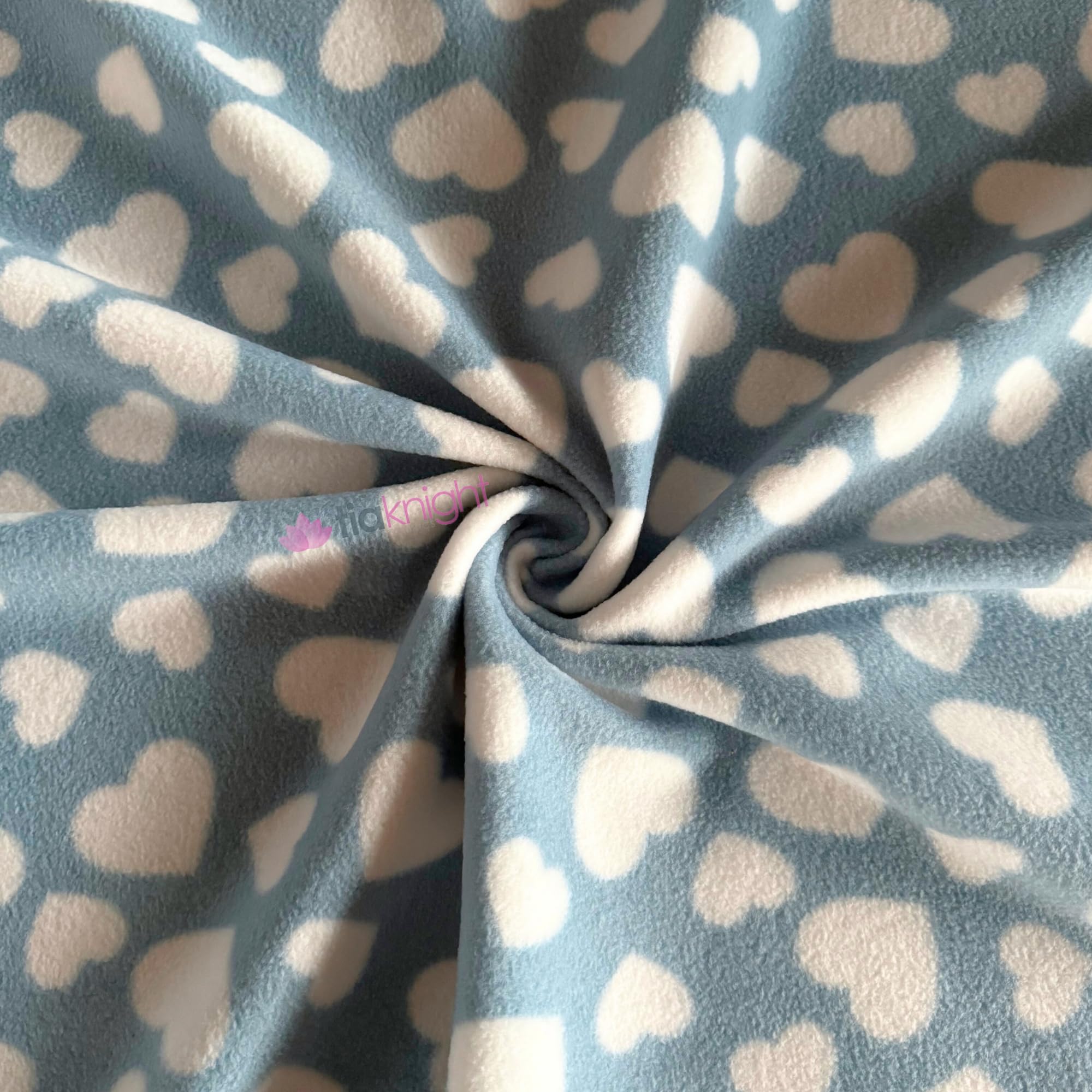 Tia Knight Baby Blue/White Premium Quality Anti-Pill Printed Polar Fleece | Hearts Valentines Blanket/Throws | Soft Washable Fabric | Sold By The Metre | Same Day Dispatch | (New Hearts Sq750) ()