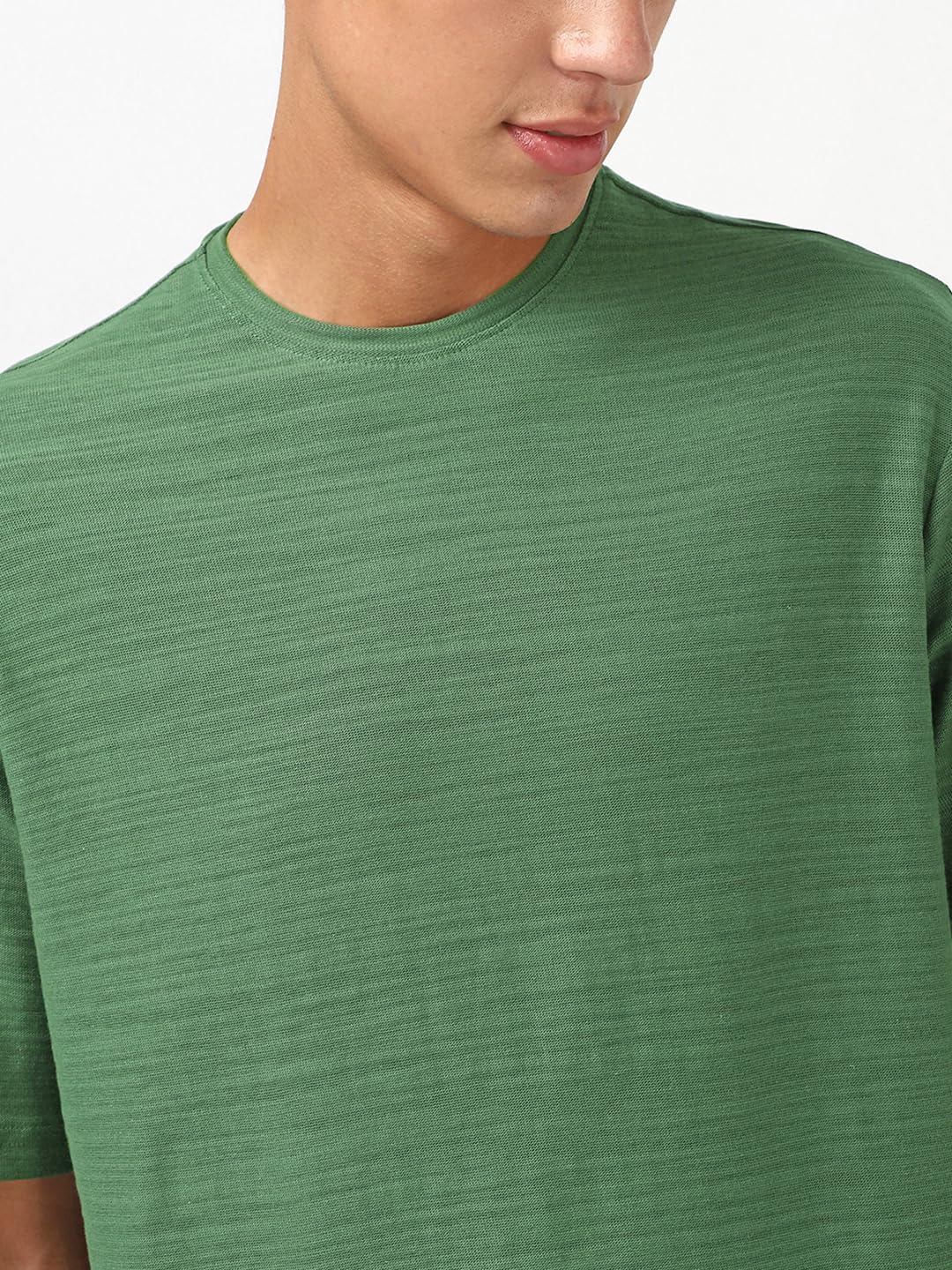 Bewakoof Air 1.0 T-shirt da uomo tinta unita oversize a mezza manica girocollo in cotone fiammato