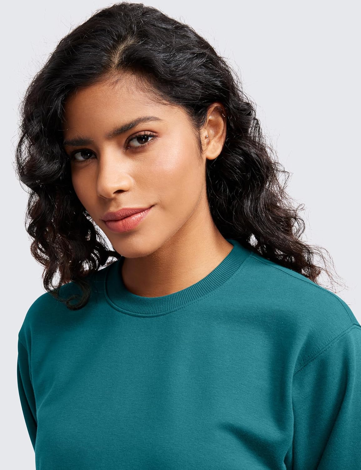 CRZ YOGA Womens Fleece Cropped Sweatshirts Crewneck Long Sleeve Double Raw Hem Workout Casual Pullover Tops - Image 3