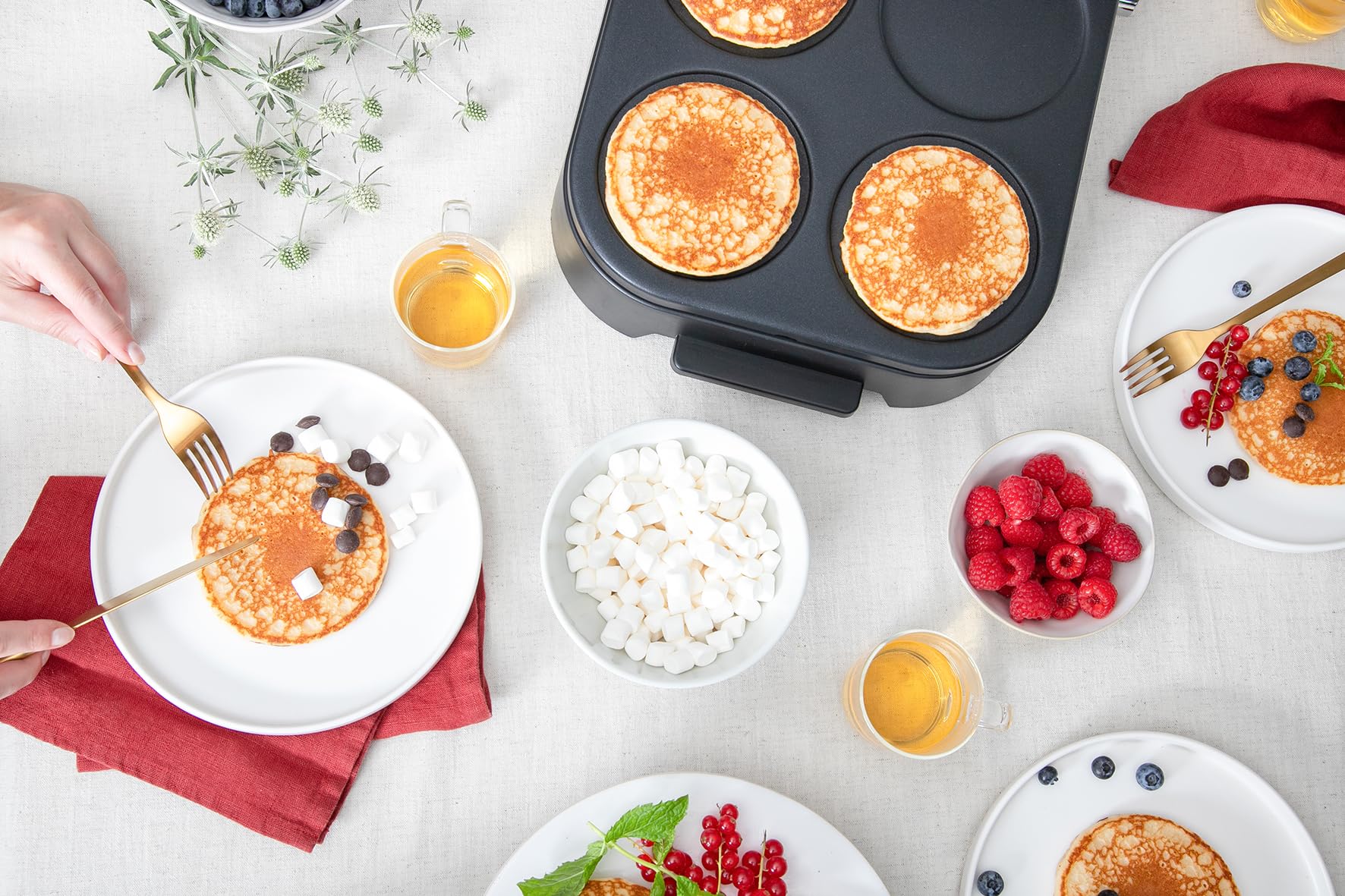 Fritel PM 2260 Pancake Maker - crêpière - sucré ou salé - 8 pièces par cuisson - petites crêpes de 15 cm de diamètre - Sans PFAS - 1500 watts - 1 à 8 personnes