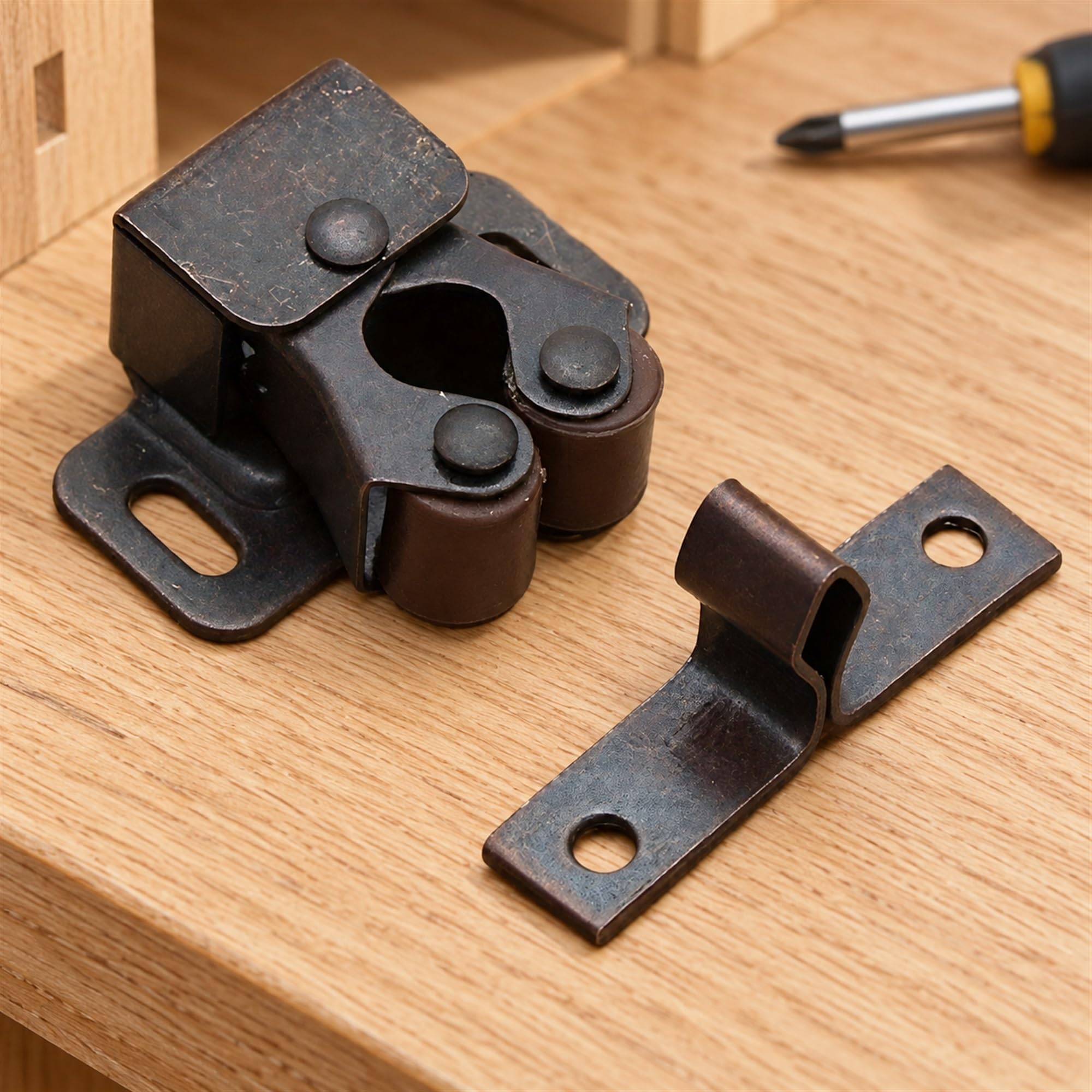 Cold-Rolled Steel Cabinet Door Roller Catch, Closure Hardware for Kitchen Cupboards and Household Furniture Repairs