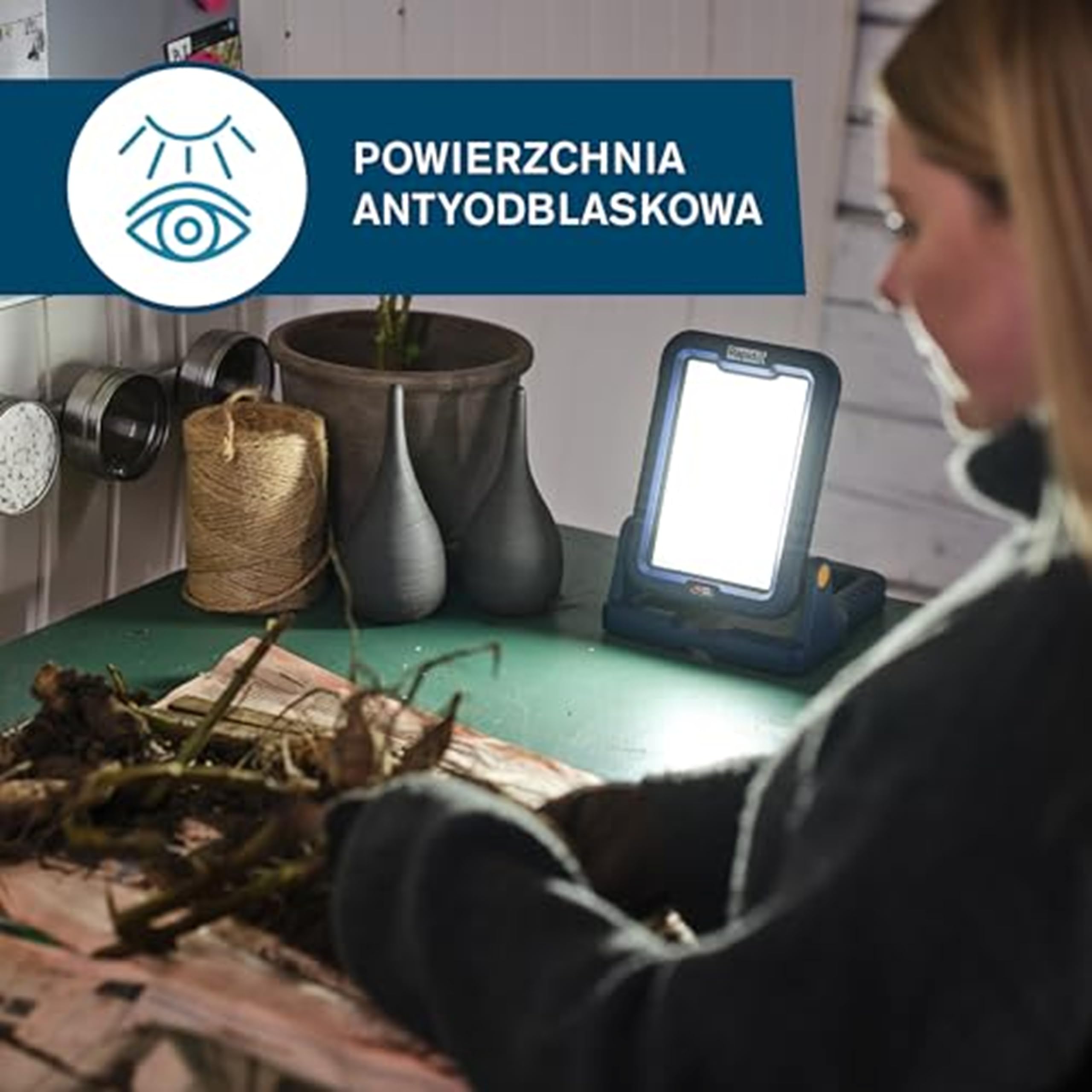 Lampa Robocza Rapid BWL2400 18V – Bezprzewodowa LED 2400, Głowicą Odchylaną o 180°, Mocowaniem do Statywu, Haczykiem, Uchwytem i Zasilaniem Akumulatorowym (5001753) - Akumulator poza zestawem