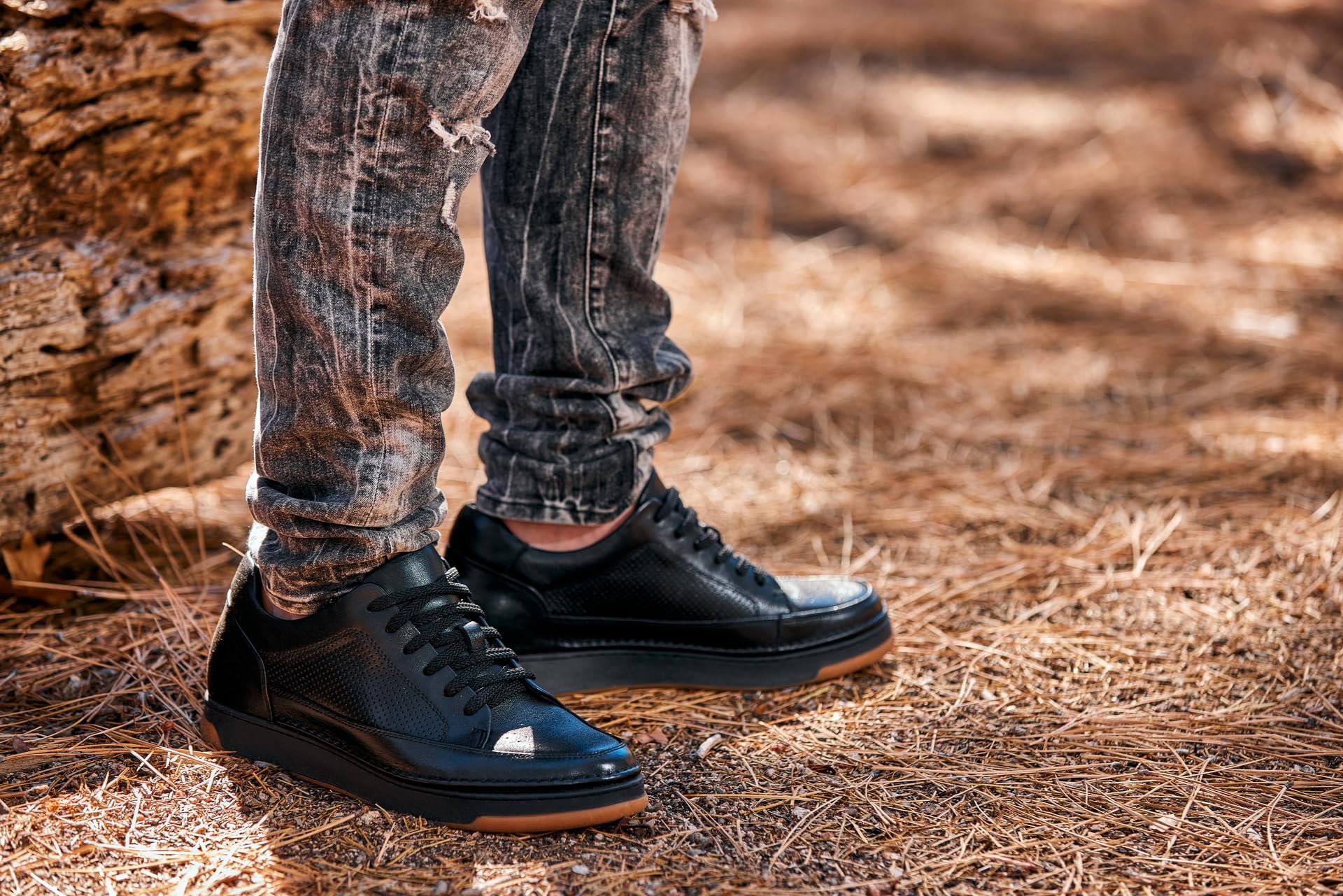 CALTO Zapatos de elevación Invisibles para Hombre con Aumento de Altura – Zapatillas de Cuero de Primera Calidad con Cordones – 2.6 Pulgadas más Altas, Suela Negra de Goma Negra, 41 1/3 EU