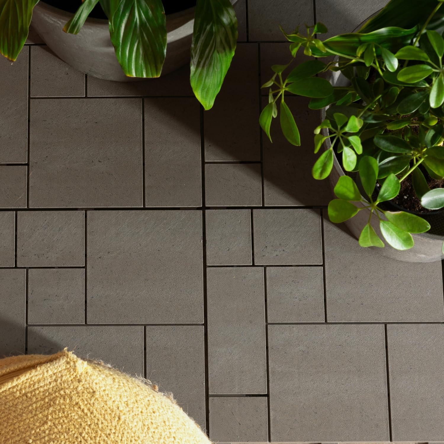 Terrassenfliesen Klicksystem aus Recycling-Material 30 x 30 cm 6 Stück – Balkon Bodenbelag Wetterfest – Klickfliesen Terrasse mit Drainagesystem – Balkonfliesen Steinoptik - 6 Stück = 0,55m²