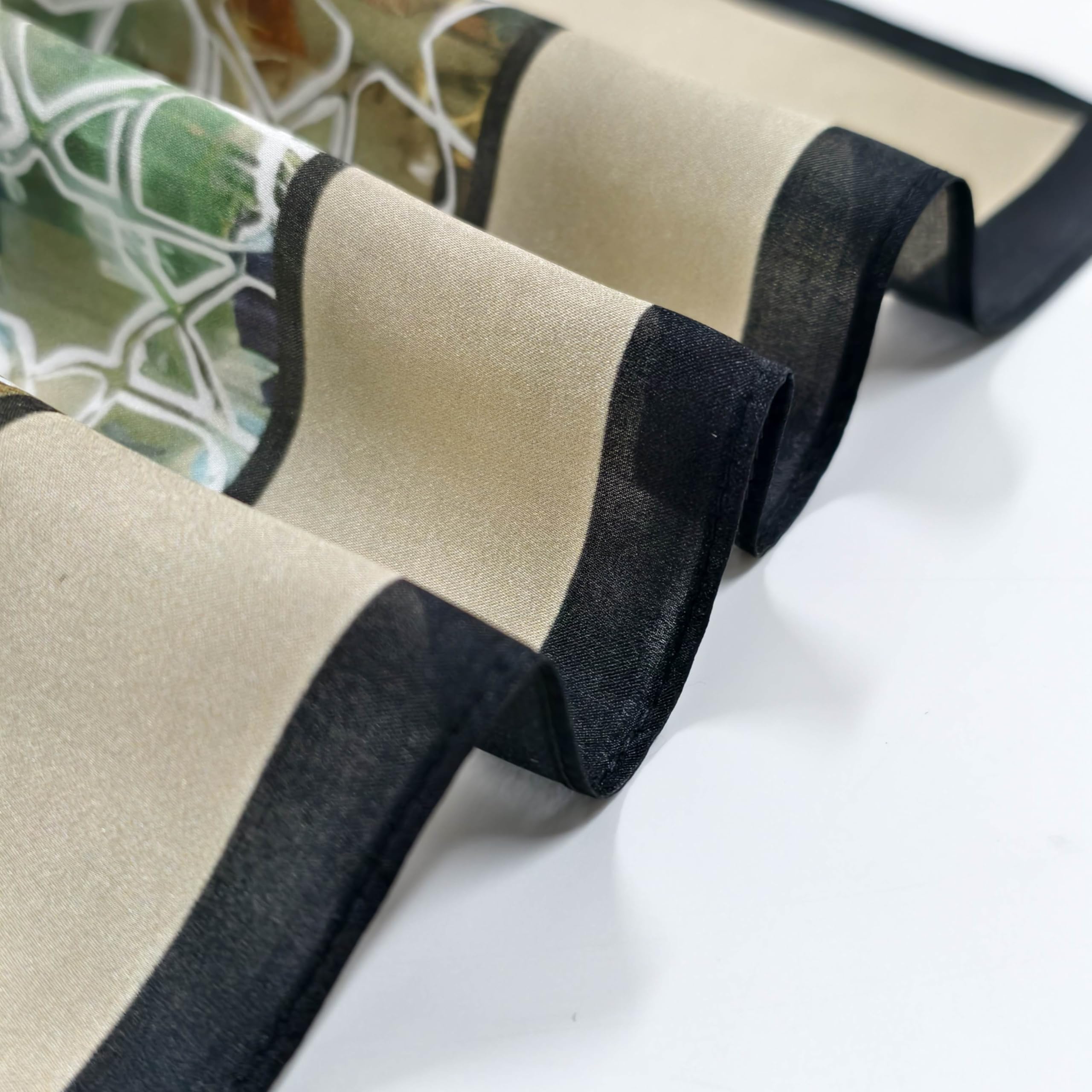 Foulard en 100 % pure soie de mûrier - 90 x 90 cm - Foulard de qualité supérieure pour femme - Collection Classics The Royal Opera Collection - Avec enveloppe cadeau