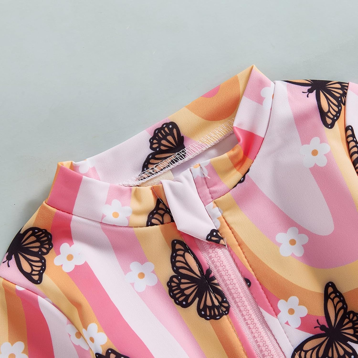 Maiô feminino de manga comprida com chapéu, maiô de praia Rash Guard em promoção! Veja a oferta e mais achadinhos de Moda praia infantil 3 Hoje é o melhor dia para comprar Maiô feminino de manga comprida com chapéu, maiô de praia Rash Guard com aquele preço maroto! Promoção! Aproveite a oferta! 3