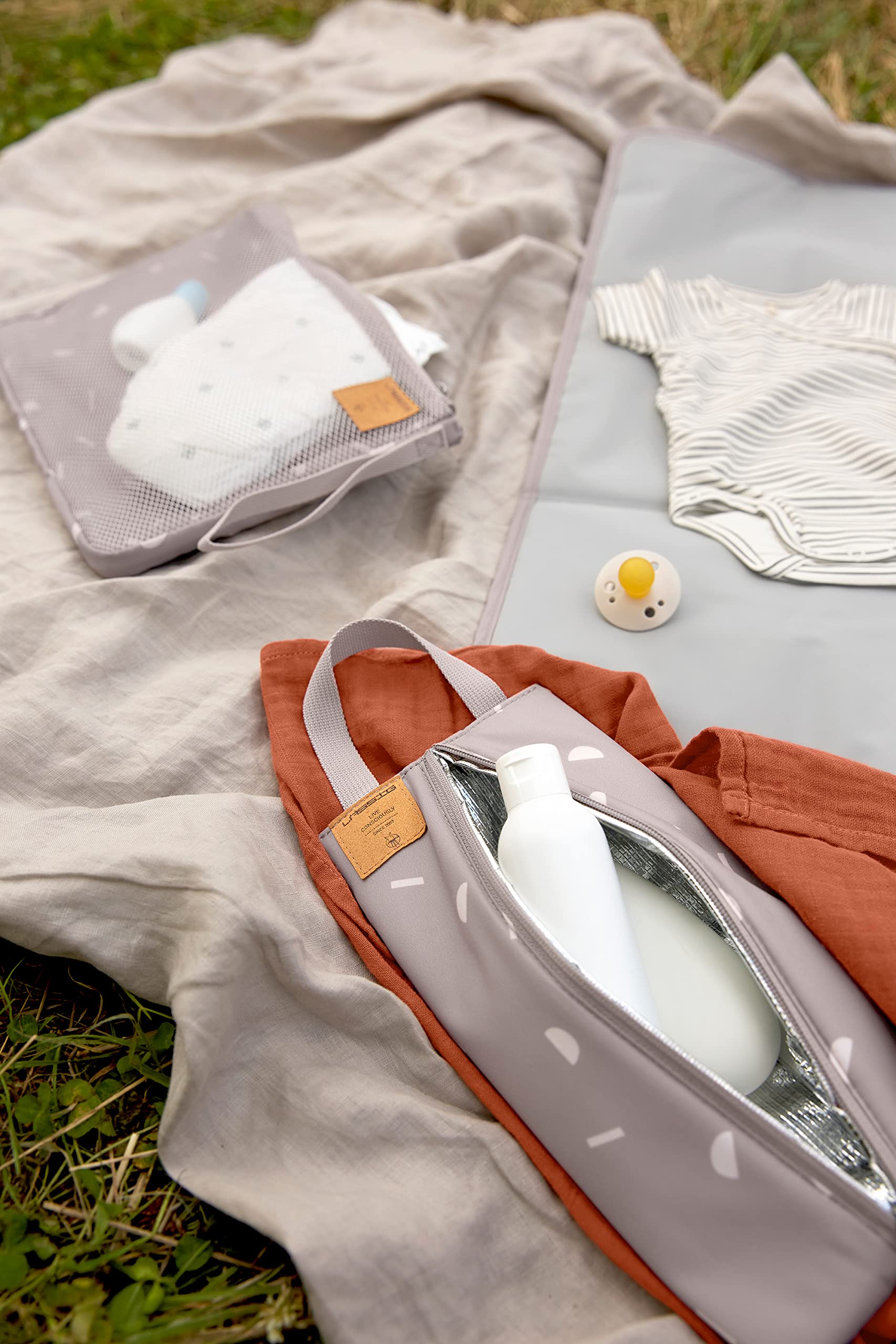 LÄSSIG Borsa isolata per bambini borsa per bottiglie piccola borsa termica con spazio di archiviazione isolato/Insulated Pouch Blocks Taupe