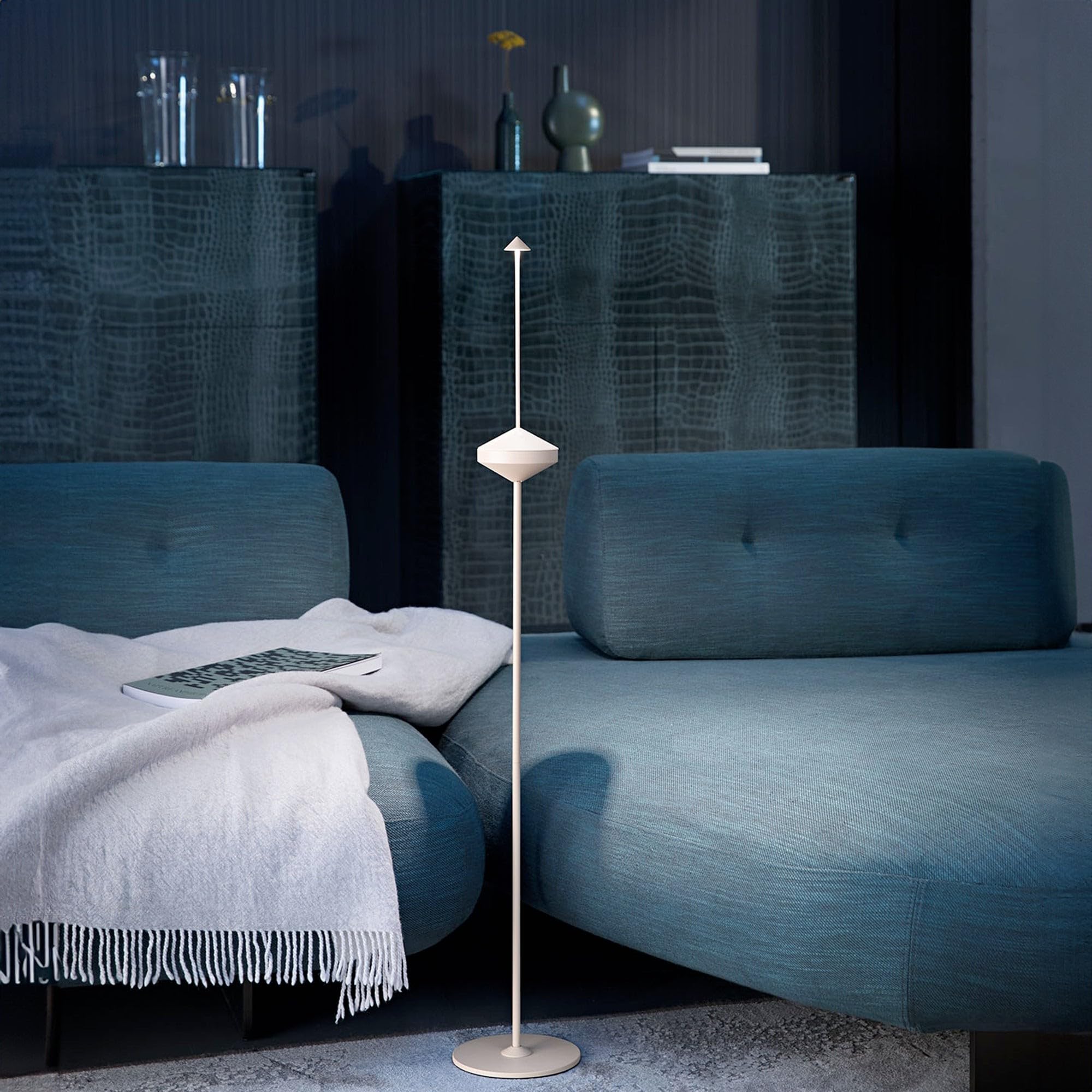 Zafferano, Pina, Lámpara de Mesa Recargable e Inalámbrica con Control Táctil, Adecuada como Lámpara de Exterior, Atenuador, 2200-3000 K, Altura 29 cm, Color Arena