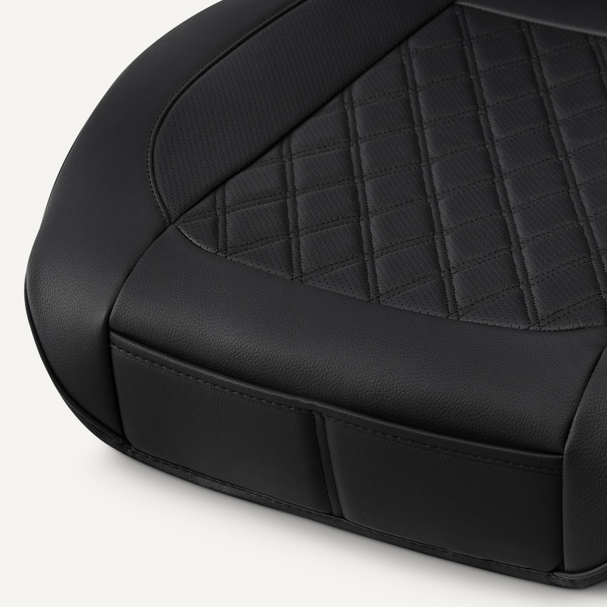 Amazon Basics Coprisedili anteriori per auto, in similpelle traspirante, misura universale, confezione da 2, Top coperto, Nero