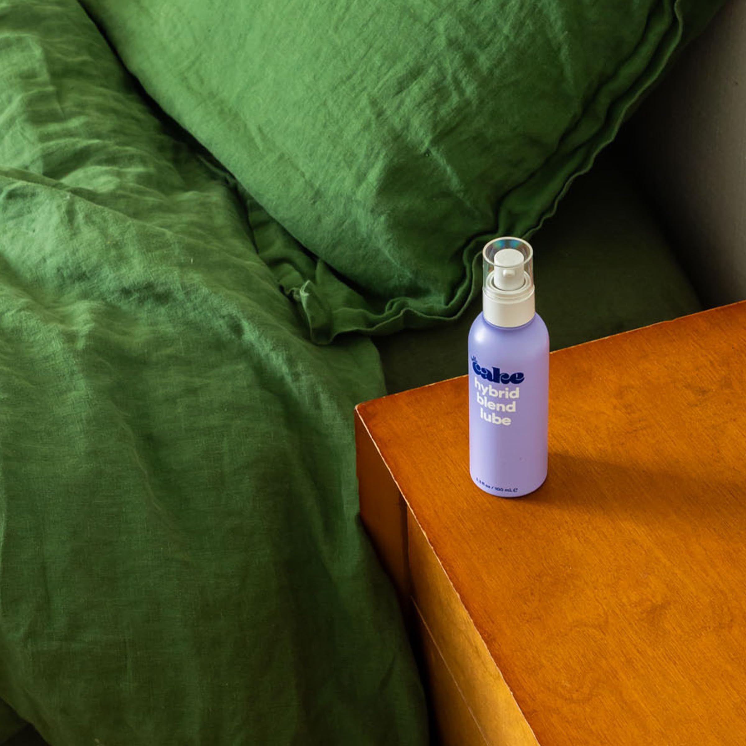 Hello Cake Silicone-Based Lube – Silky Smooth & Ultra Slippery, Long Lasting Premium Personal Lubricant – Water Resistant Lube for Men, Women, and Couples 3.3 fl oz